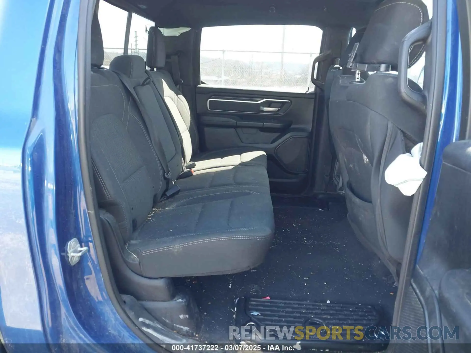 8 Photograph of a damaged car 1C6SRFFT7KN789375 RAM 1500 2019