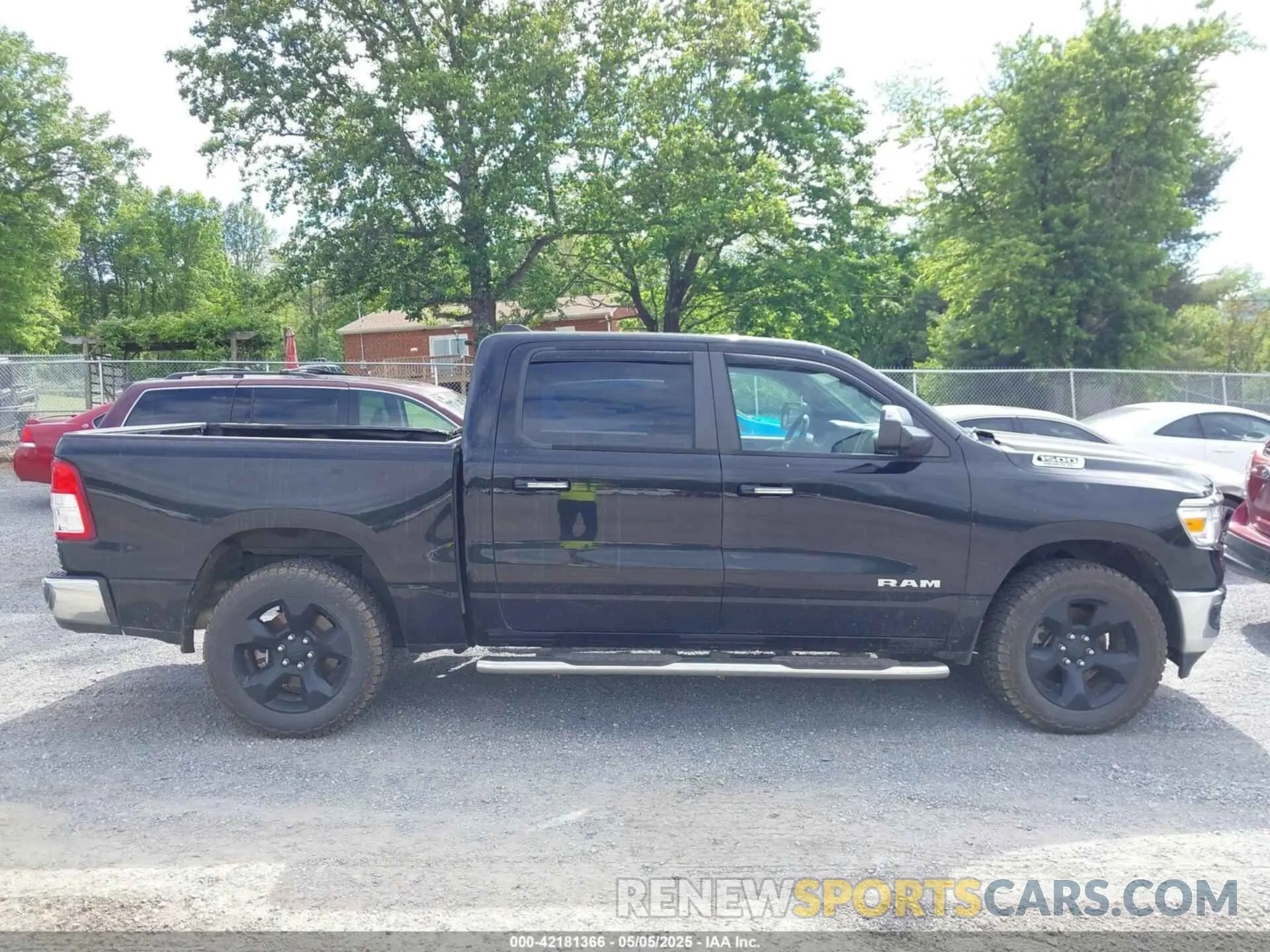 14 Photograph of a damaged car 1C6SRFFT8KN575141 RAM 1500 2019