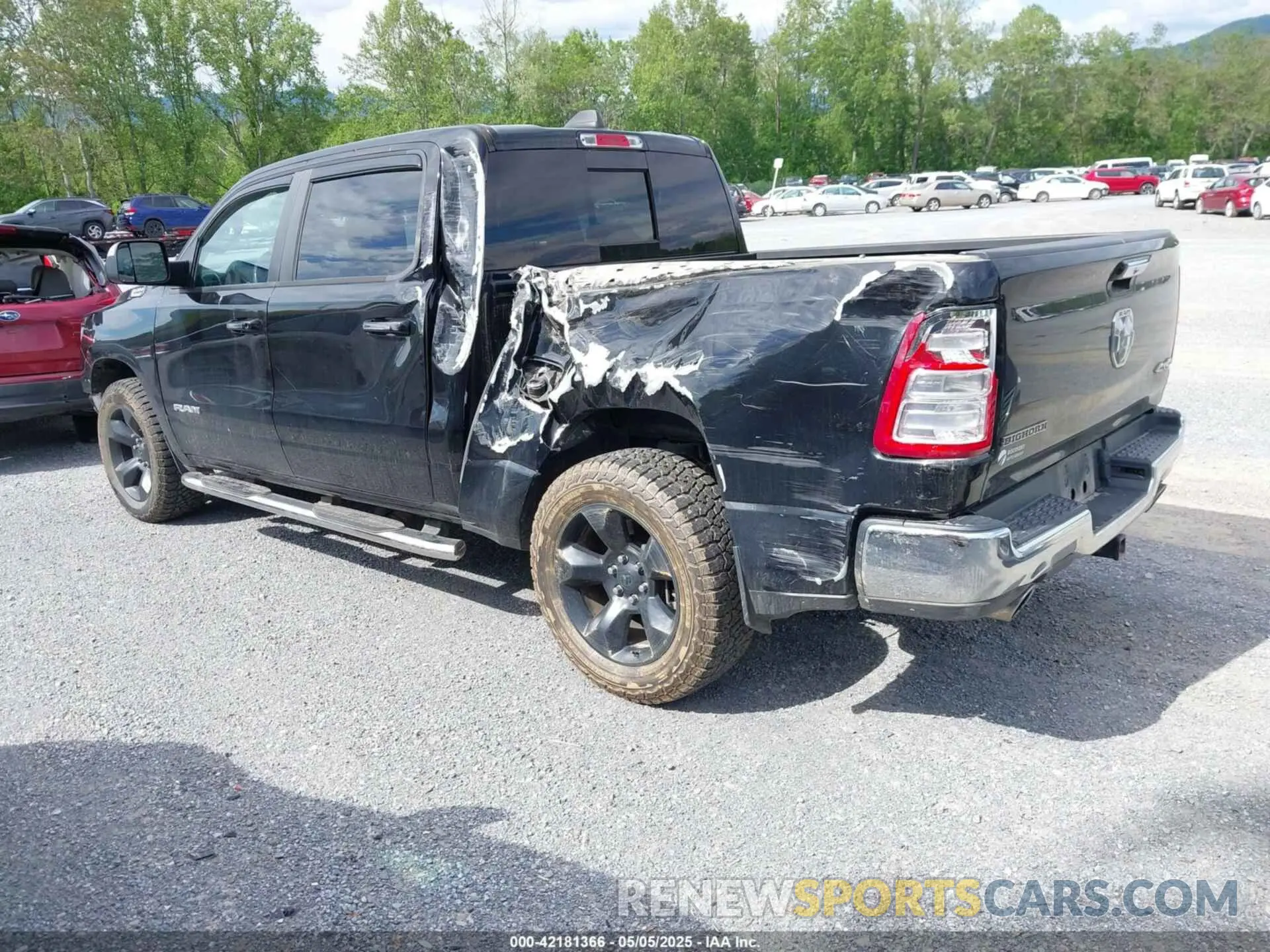 3 Photograph of a damaged car 1C6SRFFT8KN575141 RAM 1500 2019