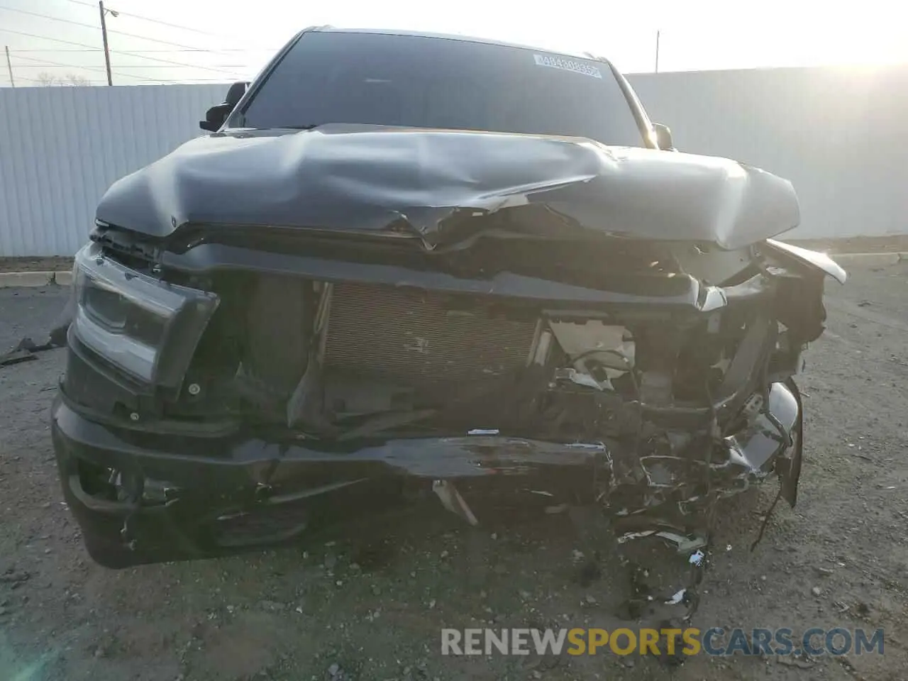 5 Photograph of a damaged car 1C6SRFFT8KN620112 RAM 1500 2019