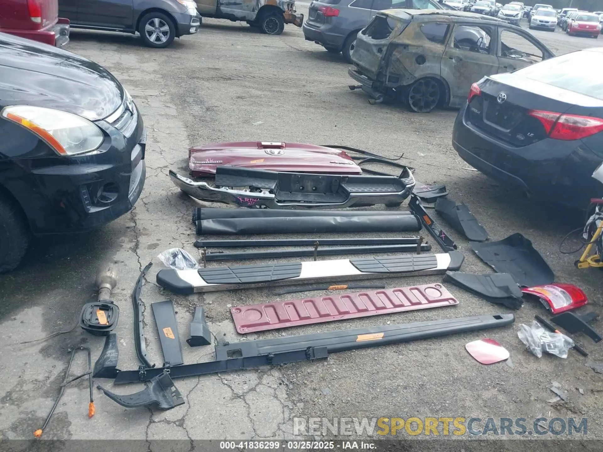 12 Photograph of a damaged car 1C6SRFFT8KN637945 RAM 1500 2019