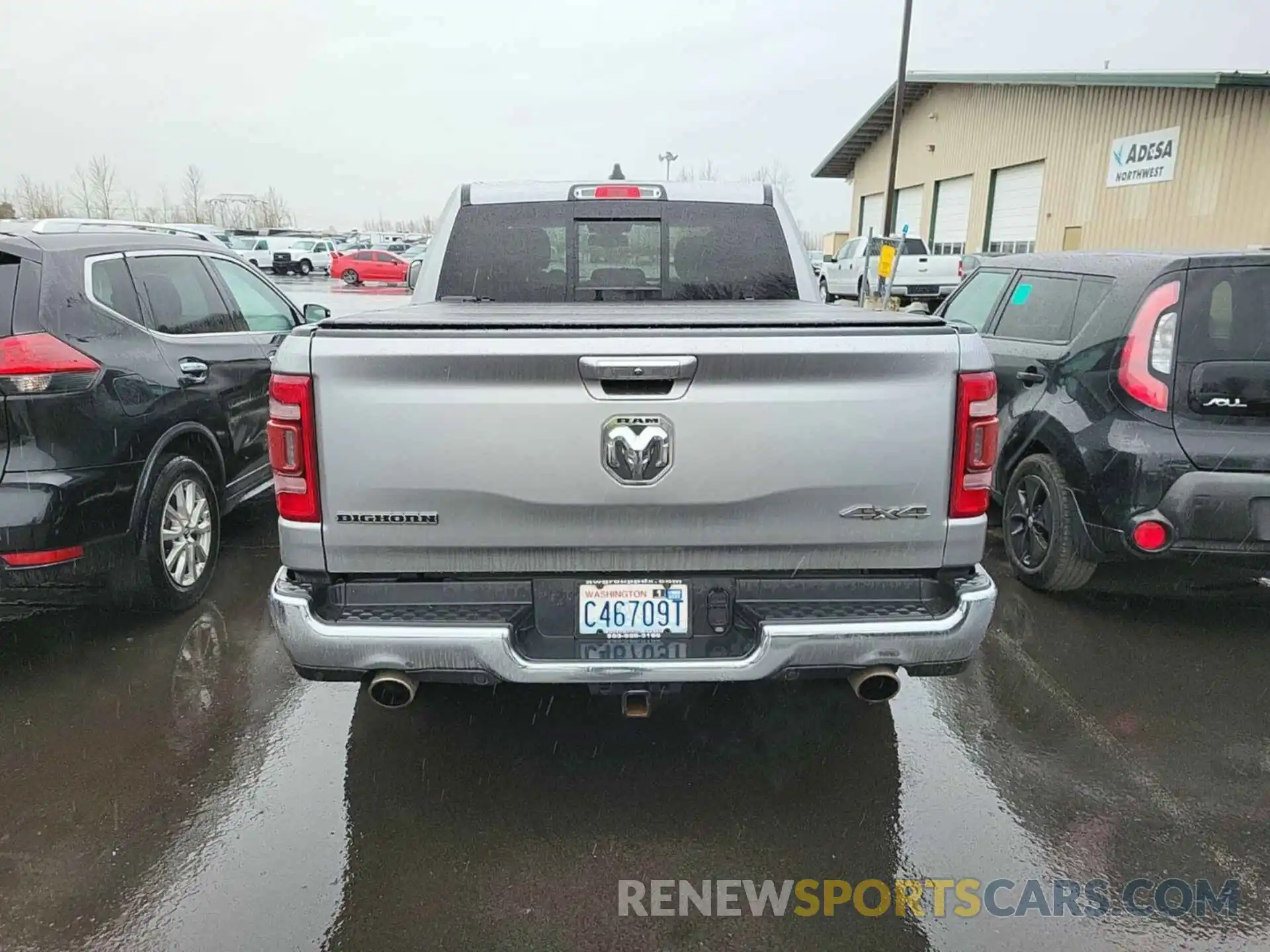 25 Photograph of a damaged car 1C6SRFFT8KN692251 RAM 1500 2019