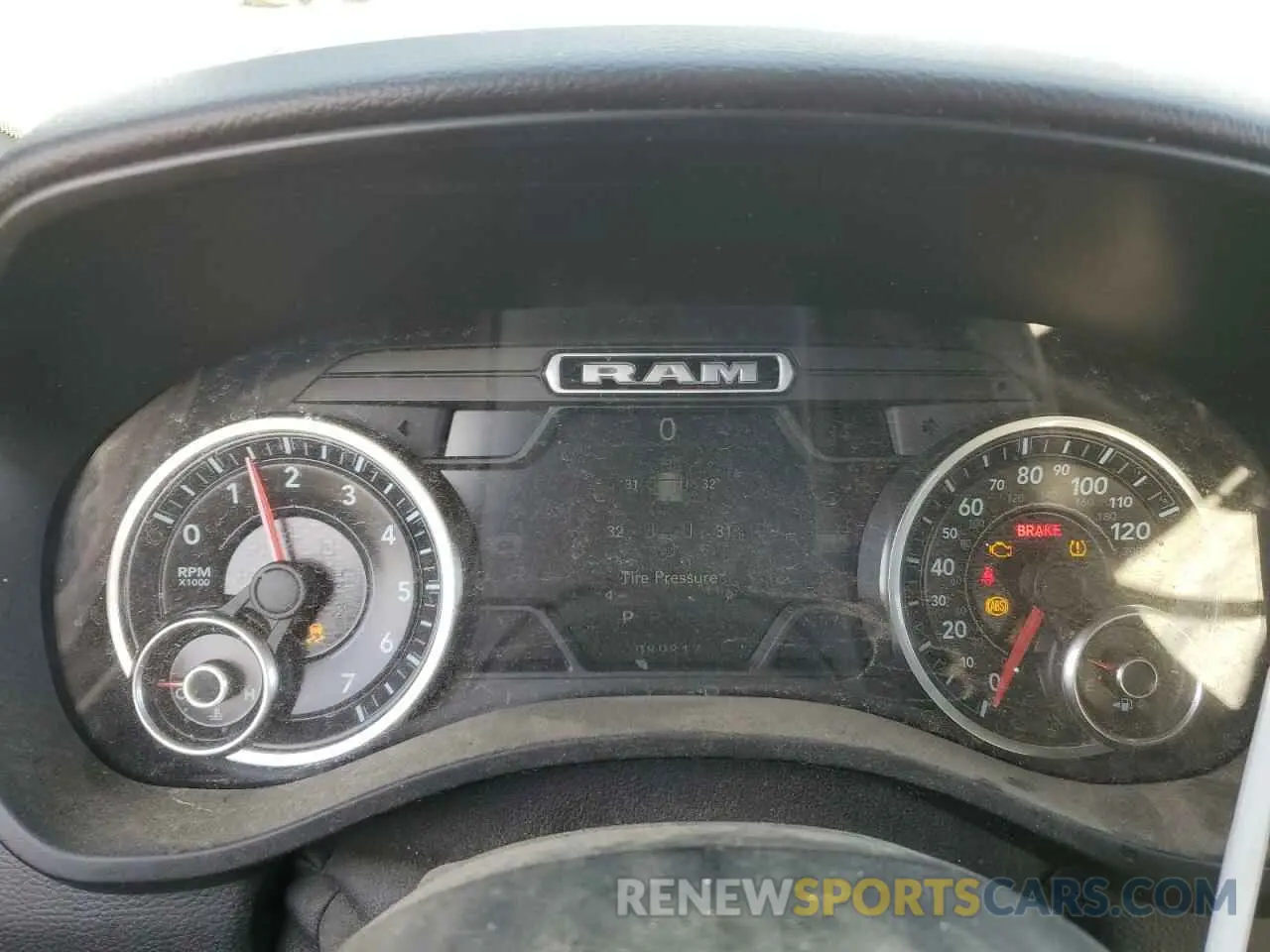 9 Photograph of a damaged car 1C6SRFFT8KN781642 RAM 1500 2019