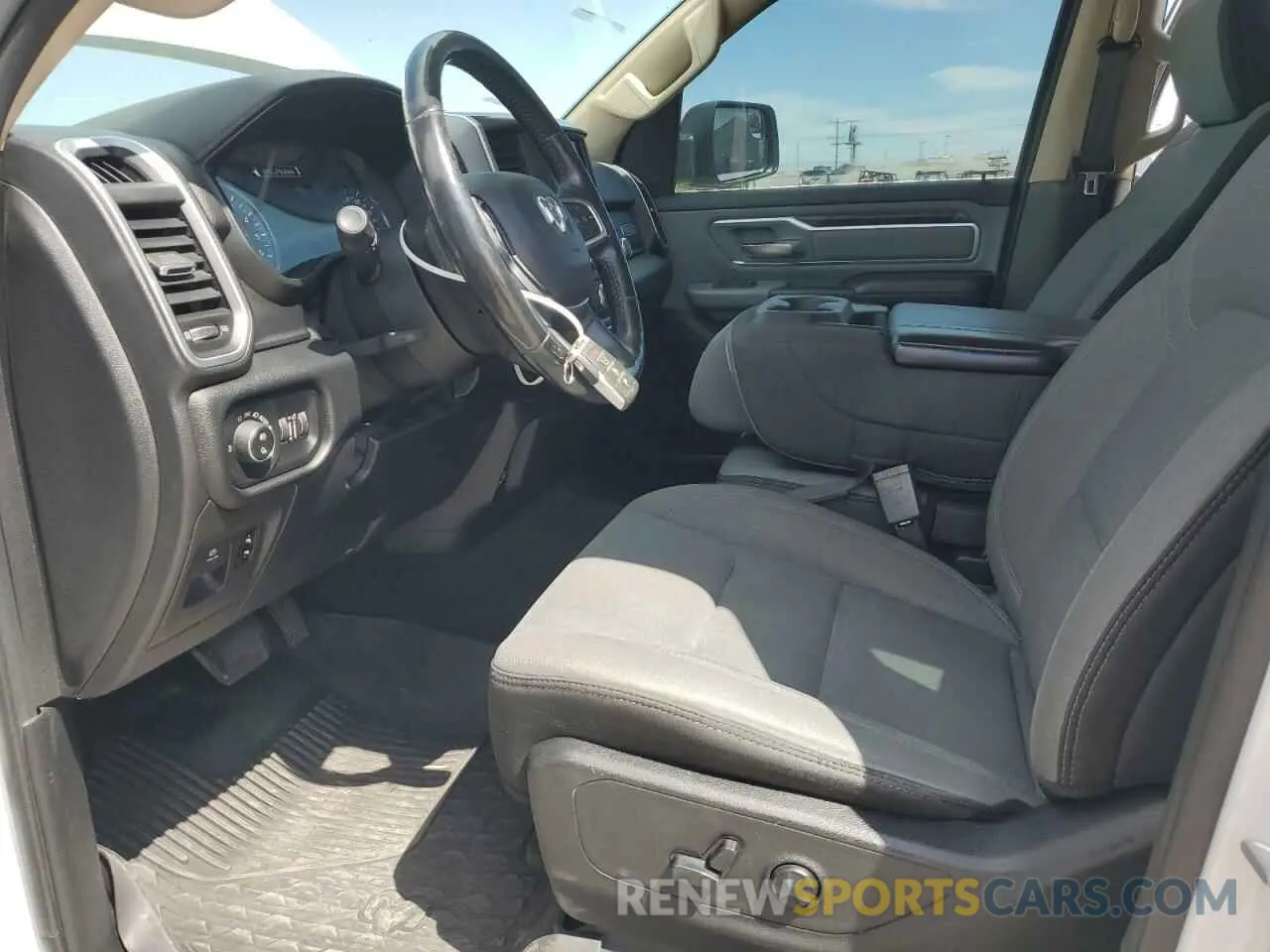 7 Photograph of a damaged car 1C6SRFFT8KN798912 RAM 1500 2019