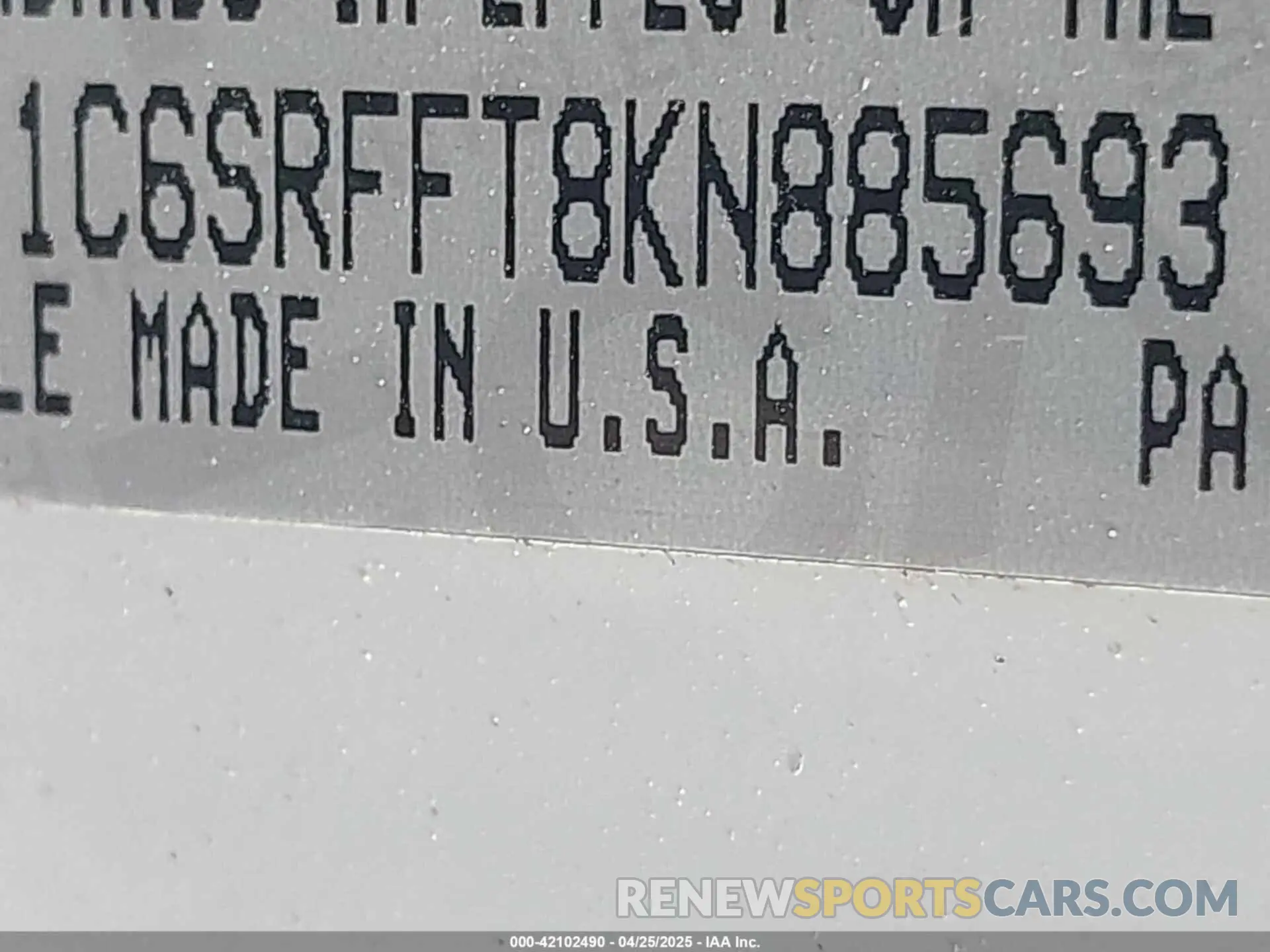 9 Photograph of a damaged car 1C6SRFFT8KN885693 RAM 1500 2019