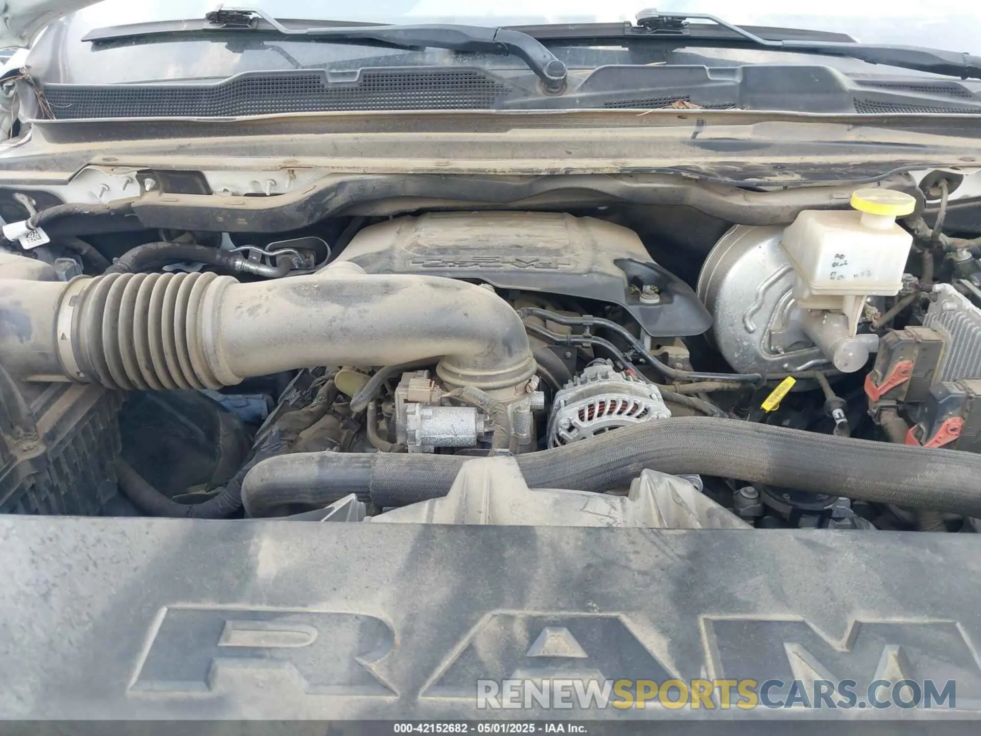 10 Photograph of a damaged car 1C6SRFFT9KN570711 RAM 1500 2019