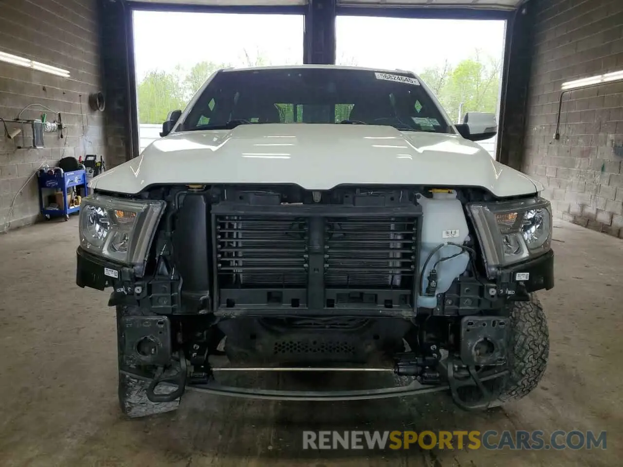 5 Photograph of a damaged car 1C6SRFFT9KN756328 RAM 1500 2019