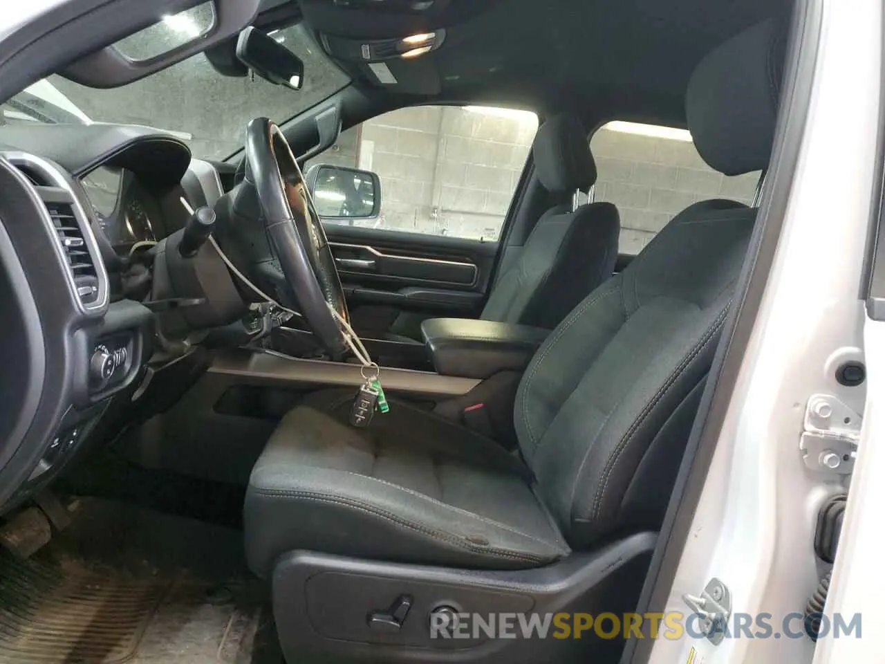 7 Photograph of a damaged car 1C6SRFFT9KN756328 RAM 1500 2019