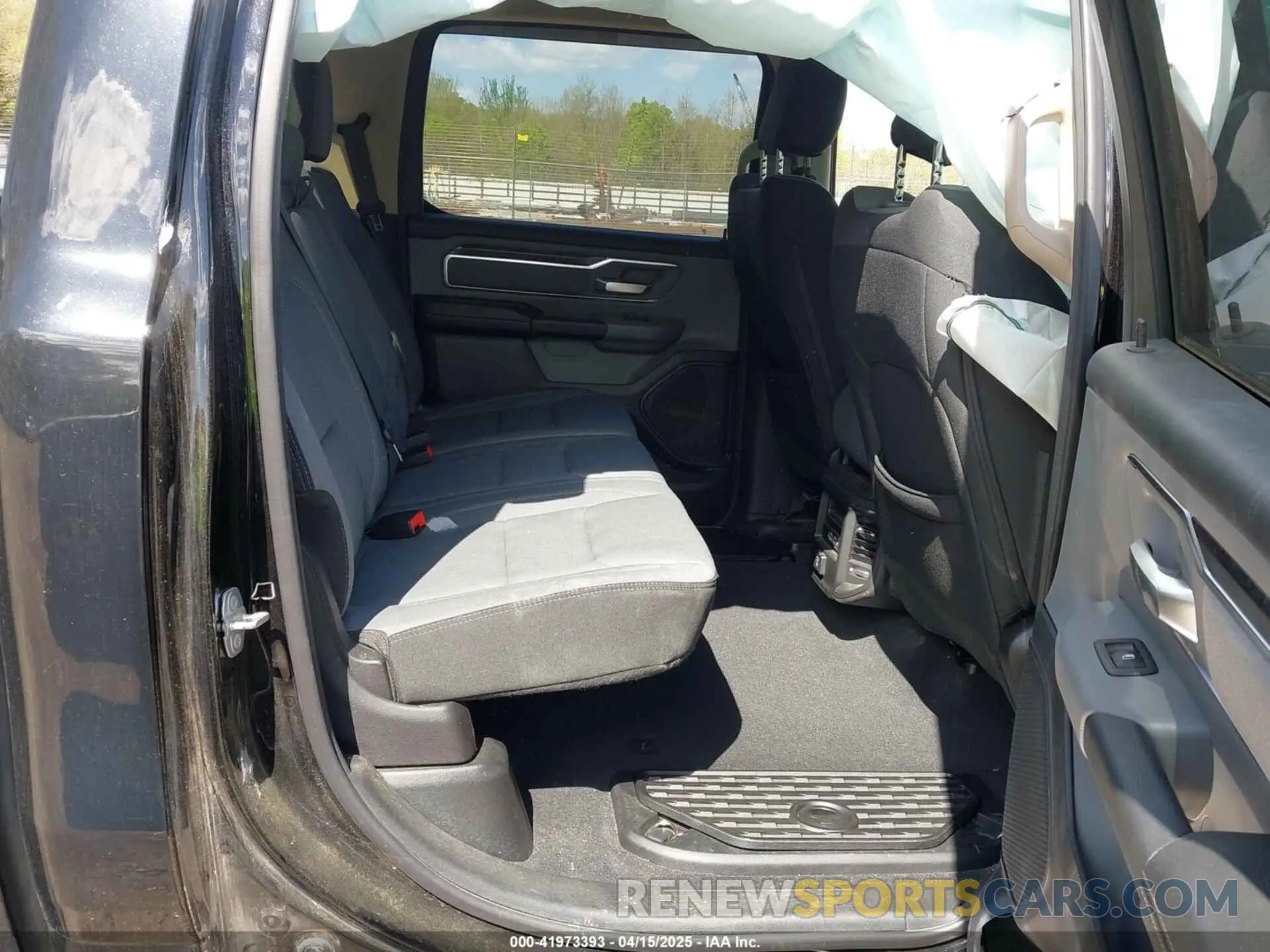 8 Photograph of a damaged car 1C6SRFFT9KN765787 RAM 1500 2019