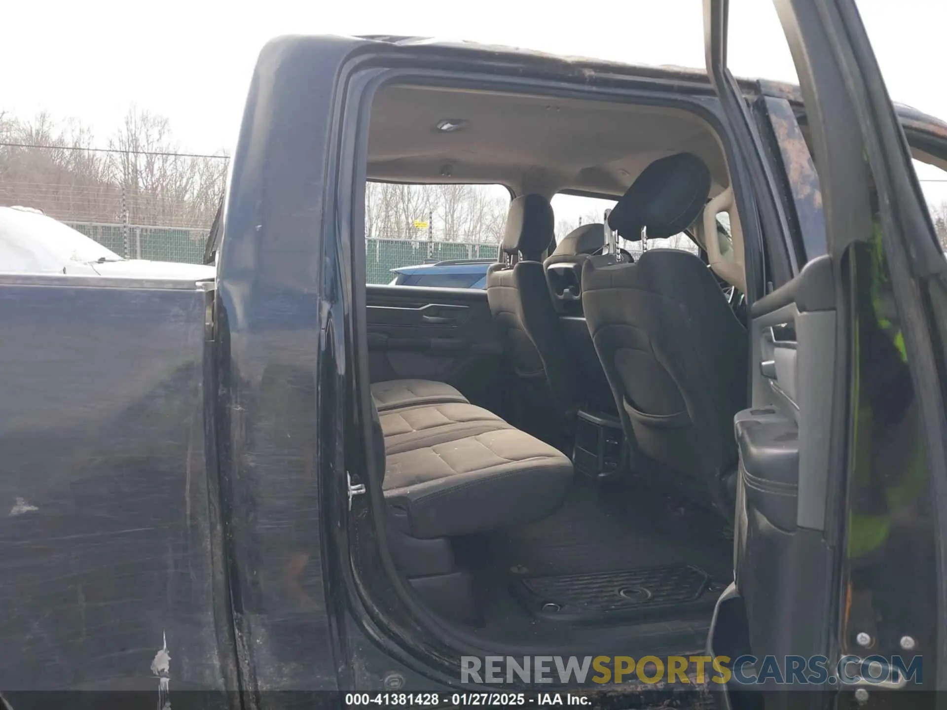 8 Photograph of a damaged car 1C6SRFFT9KN783755 RAM 1500 2019