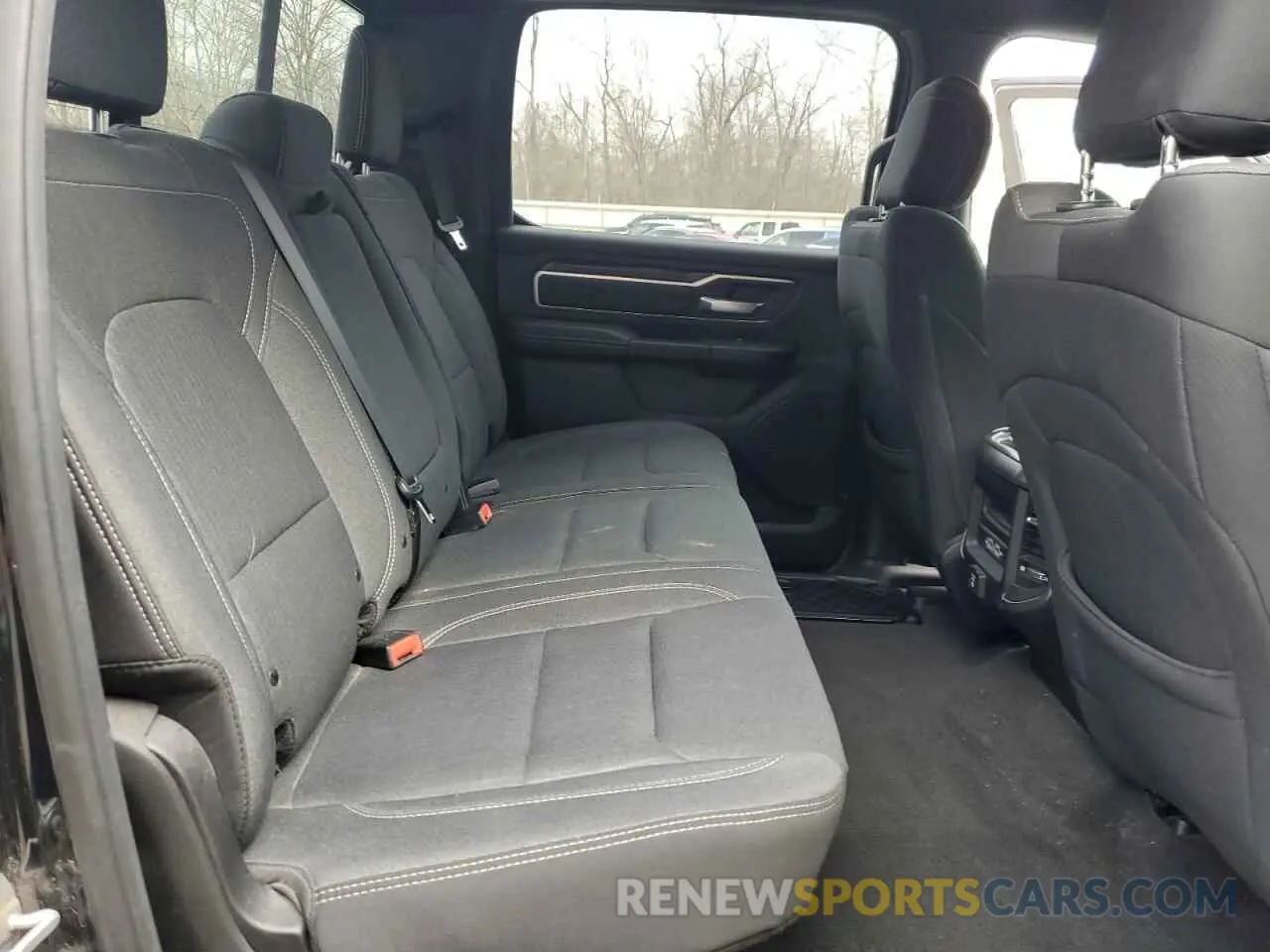 10 Photograph of a damaged car 1C6SRFFT9KN815023 RAM 1500 2019