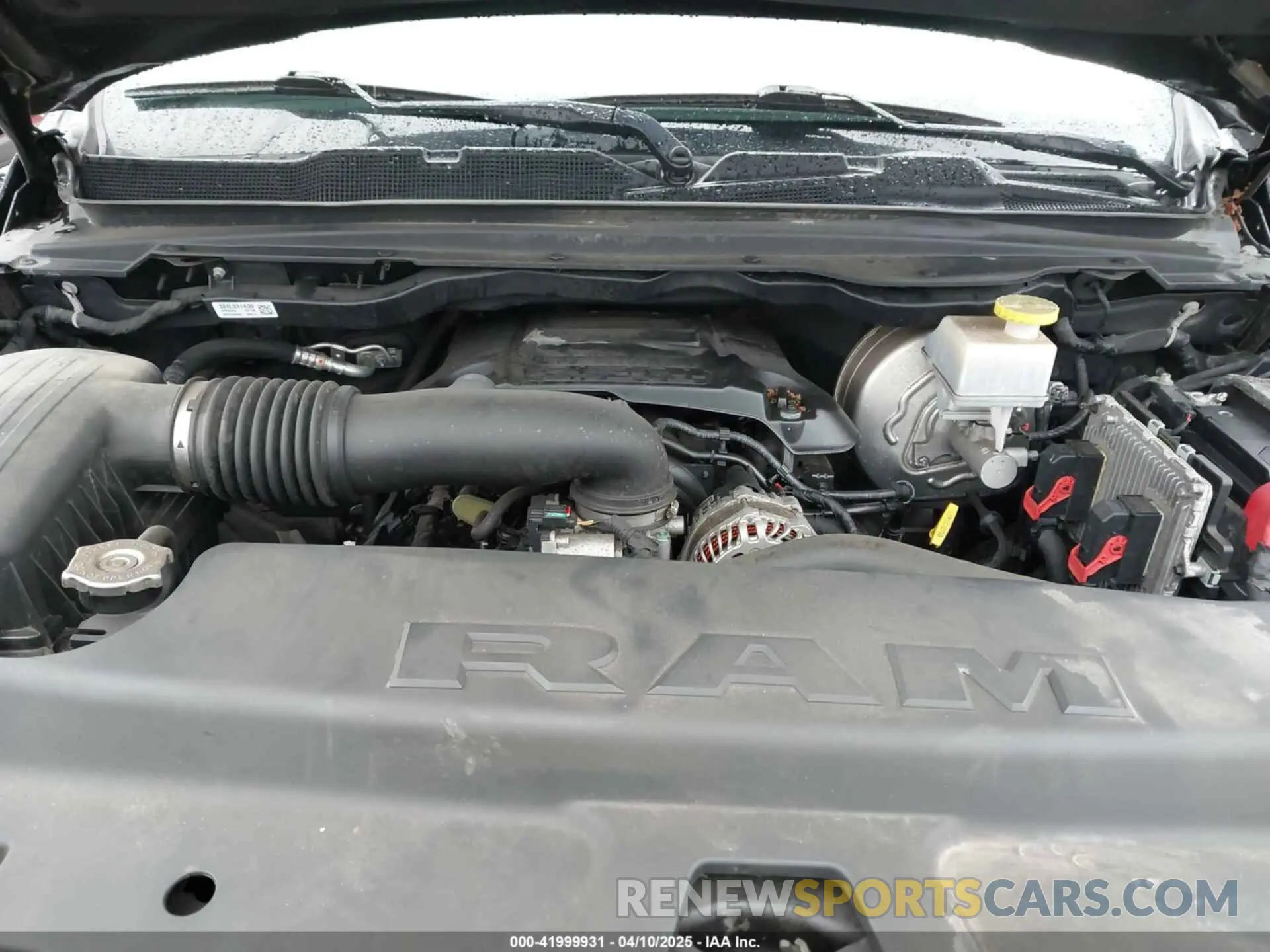 10 Photograph of a damaged car 1C6SRFFT9KN853965 RAM 1500 2019