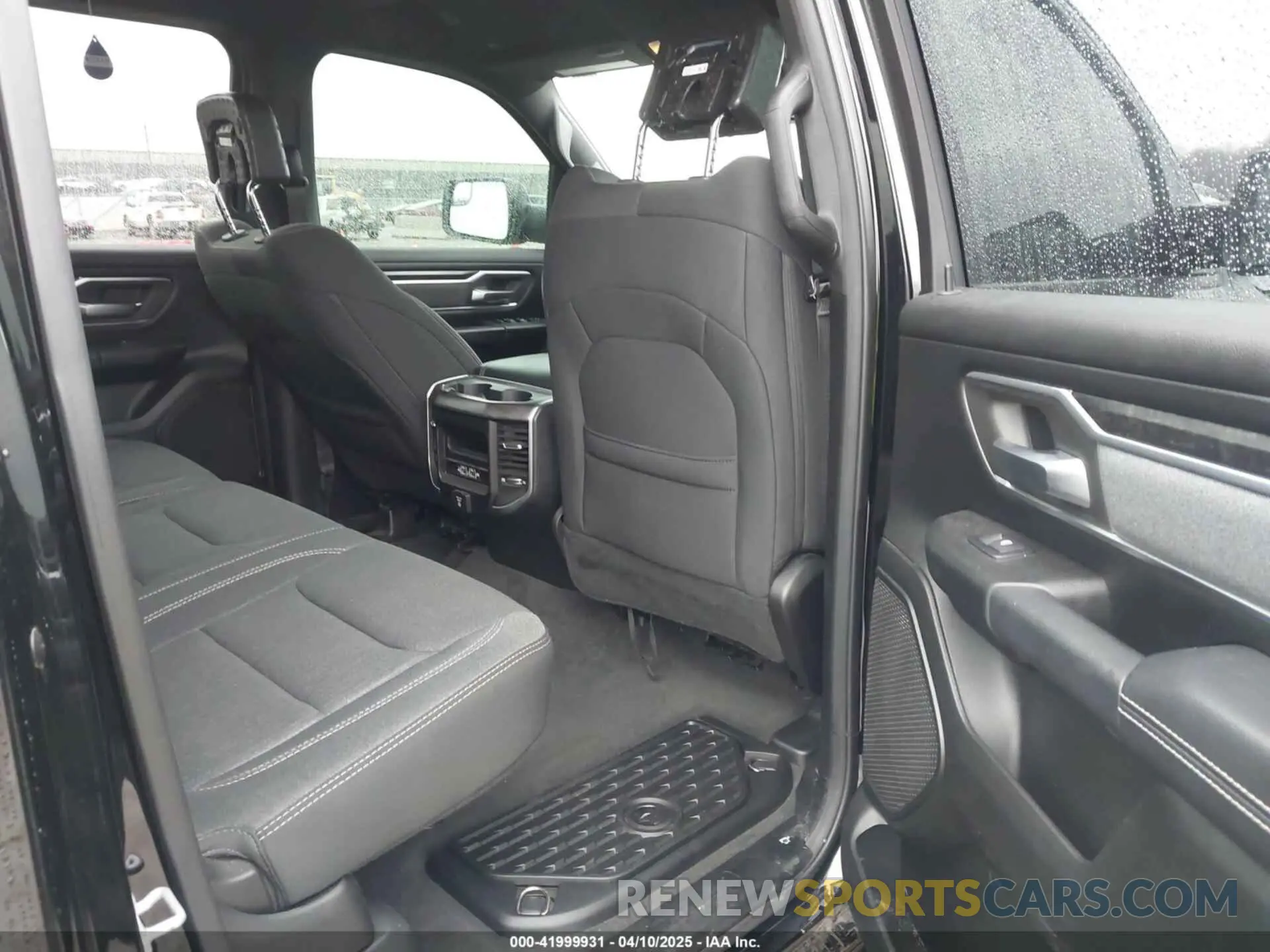 8 Photograph of a damaged car 1C6SRFFT9KN853965 RAM 1500 2019