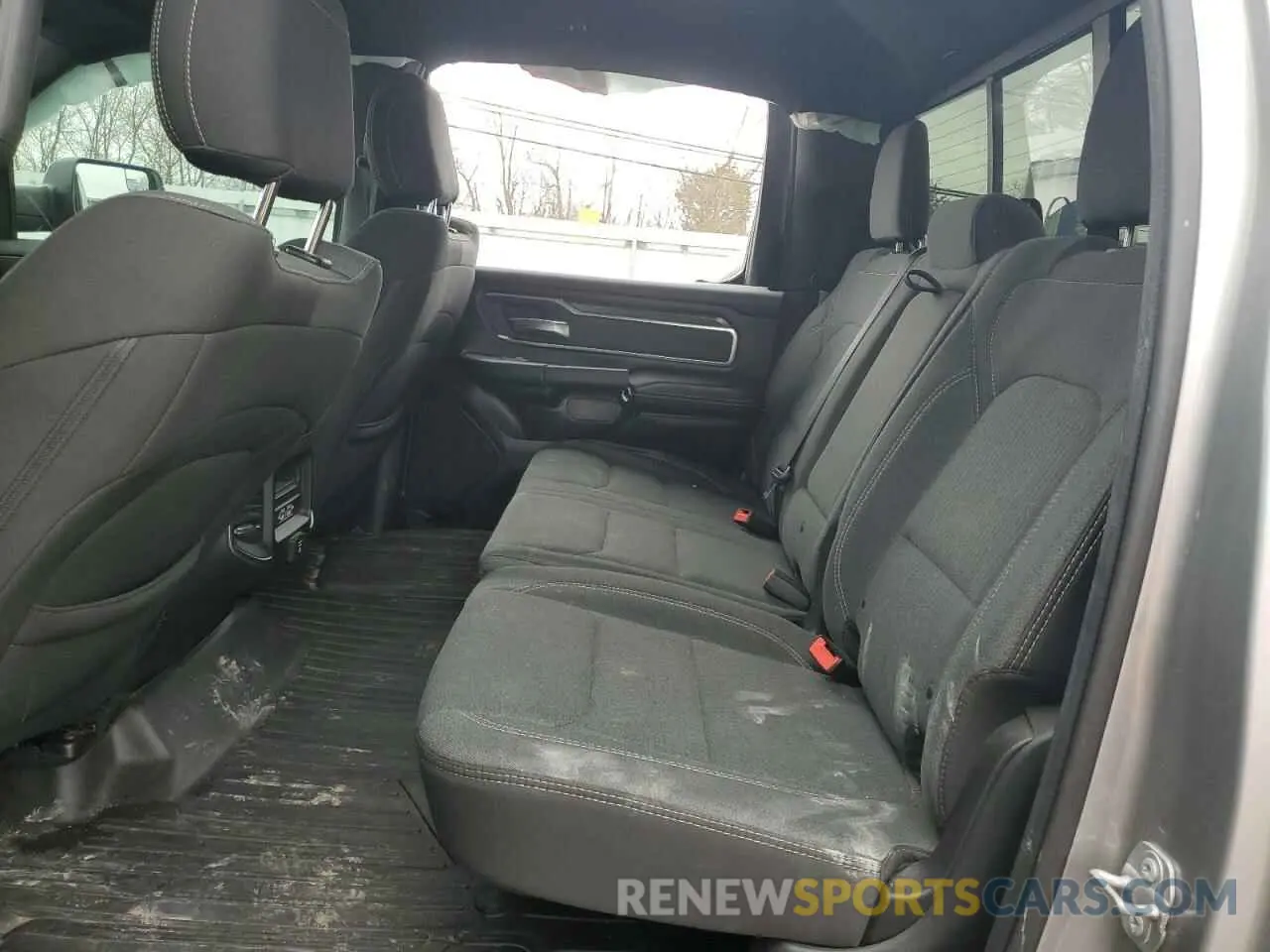 10 Photograph of a damaged car 1C6SRFFTXKN668081 RAM 1500 2019