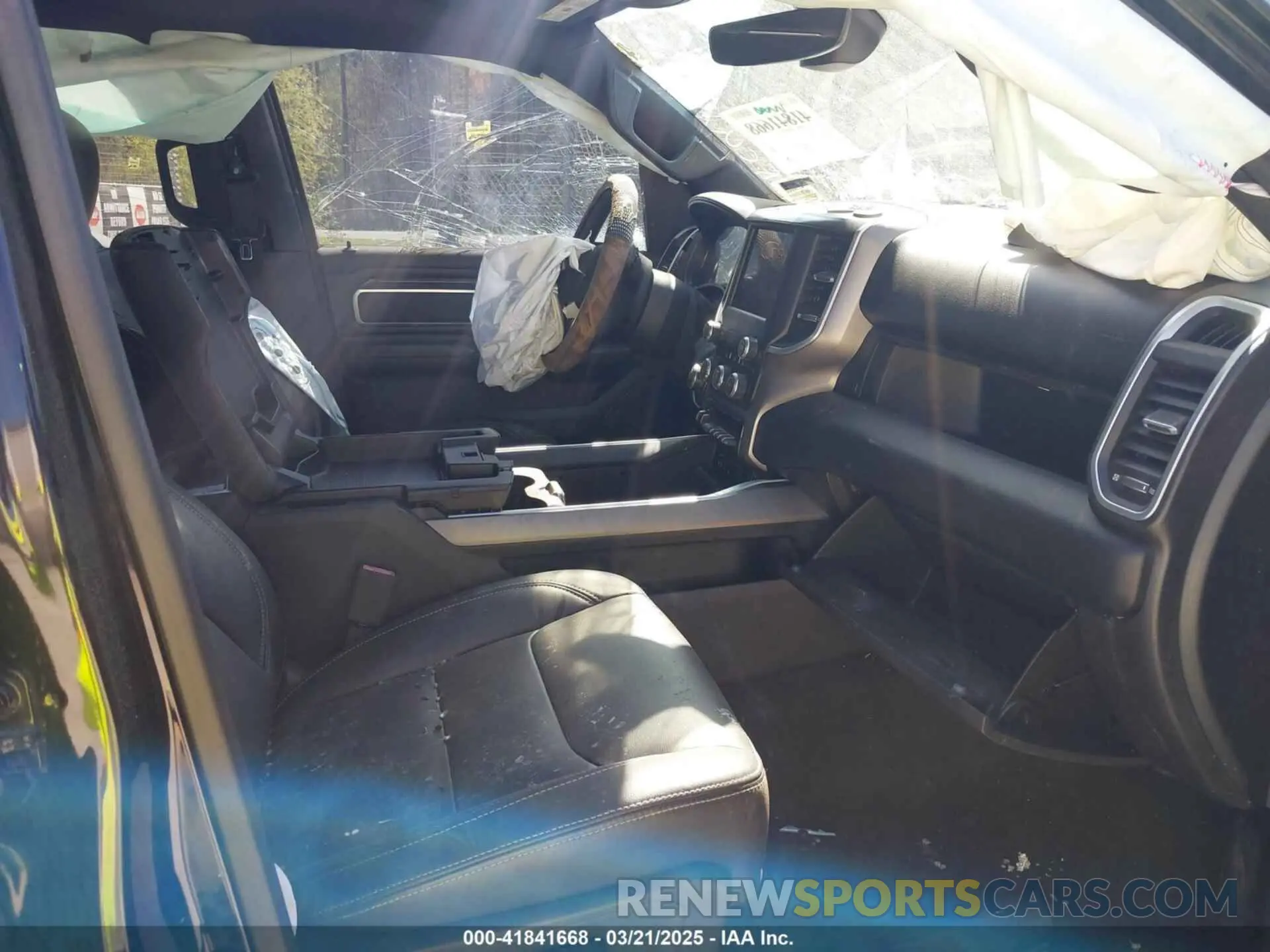 5 Photograph of a damaged car 1C6SRFFTXKN796983 RAM 1500 2019