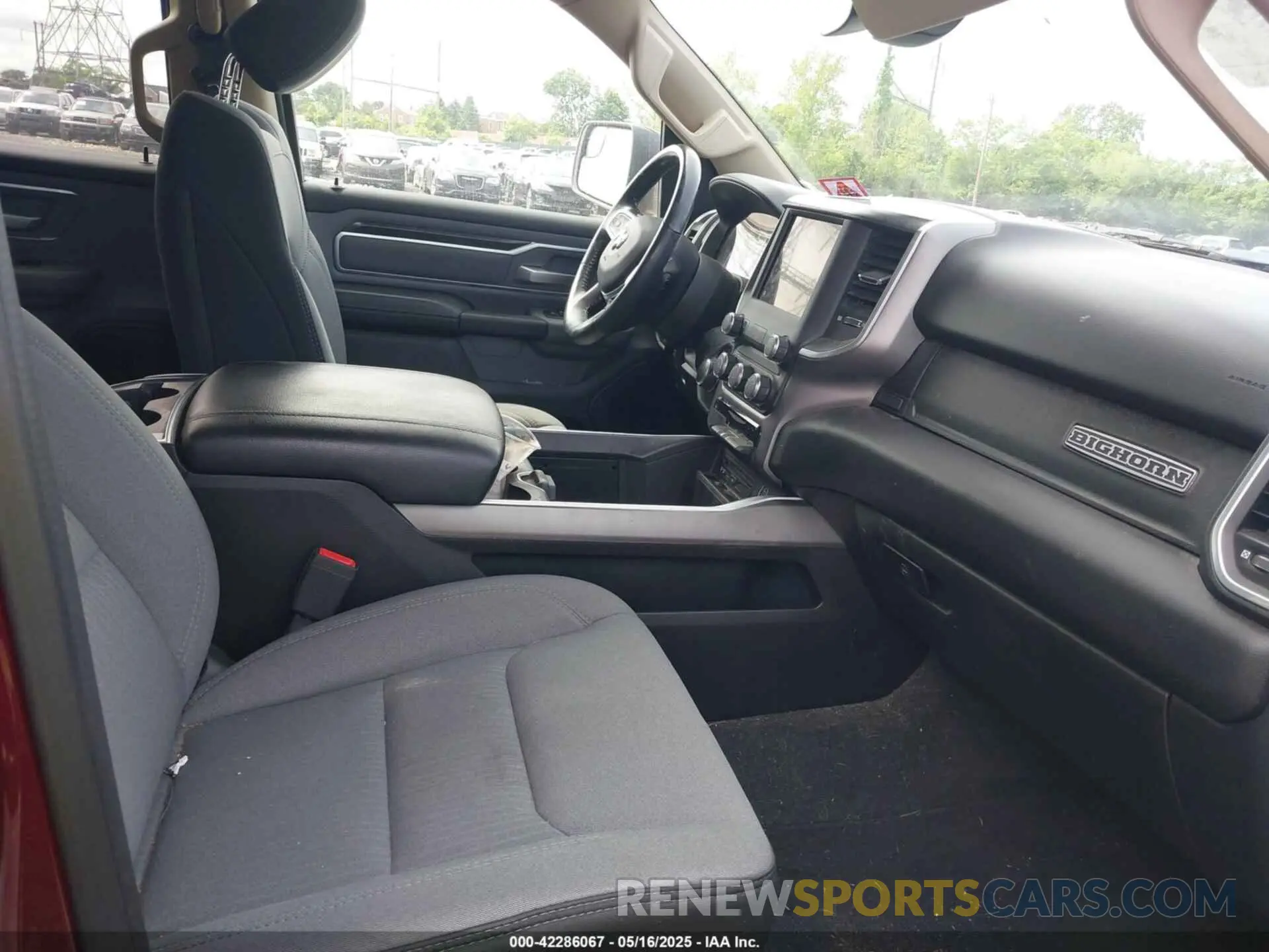 5 Photograph of a damaged car 1C6SRFFTXKN896288 RAM 1500 2019