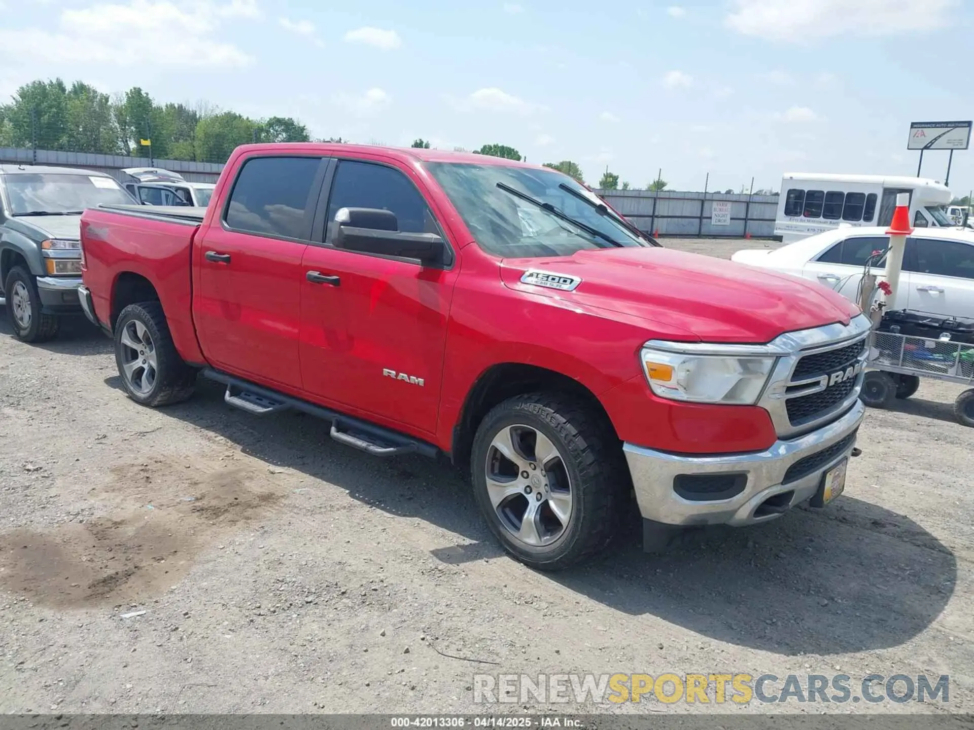 1 Photograph of a damaged car 1C6SRFGT0KN615078 RAM 1500 2019