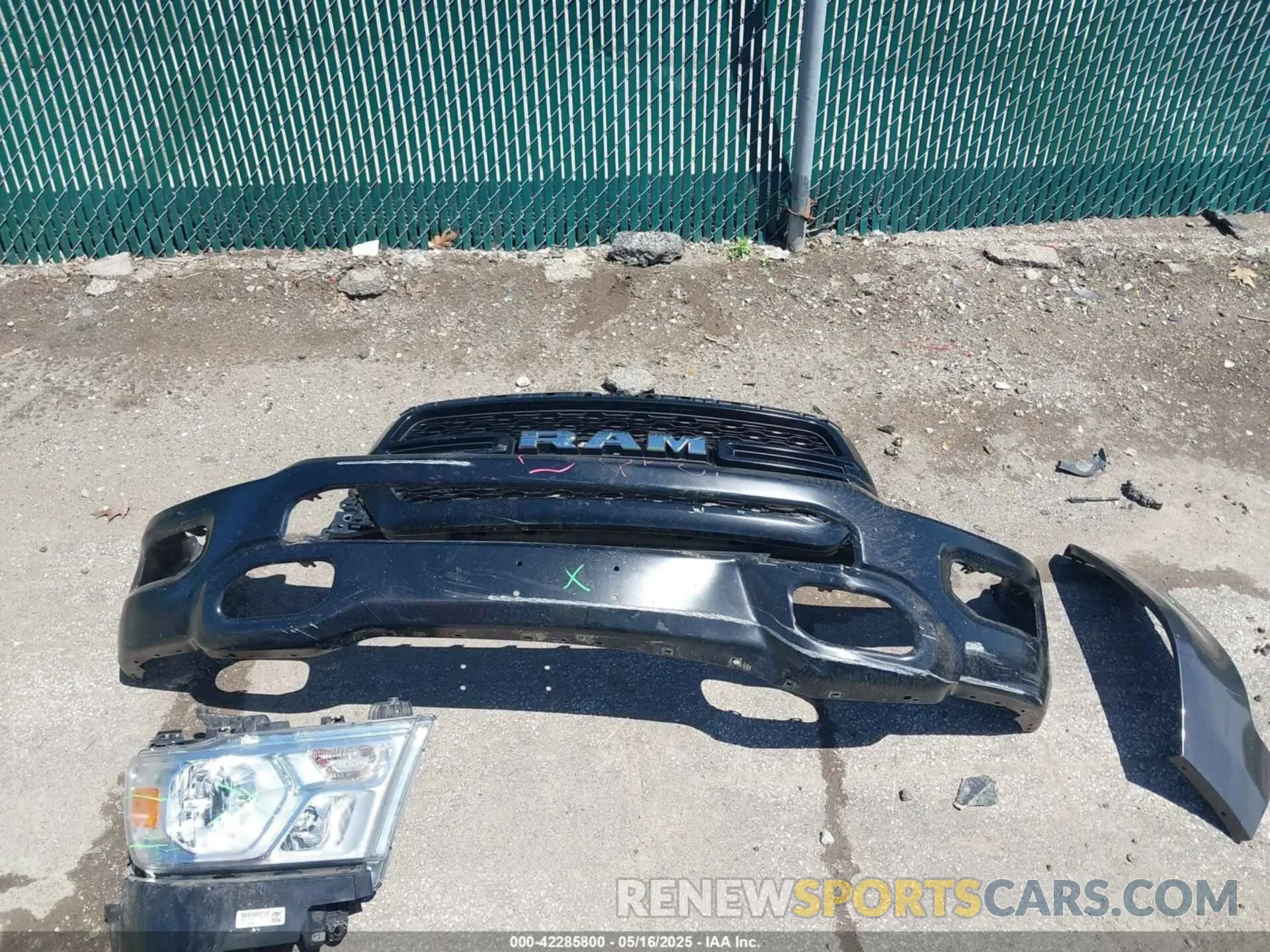 12 Photograph of a damaged car 1C6SRFGT2KN579720 RAM 1500 2019