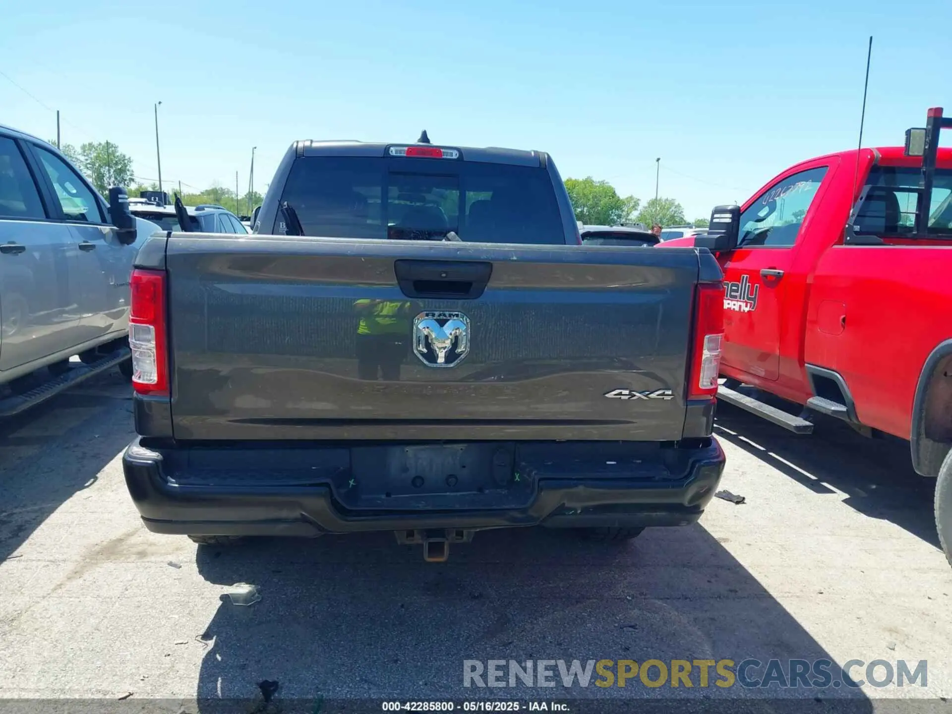 17 Photograph of a damaged car 1C6SRFGT2KN579720 RAM 1500 2019
