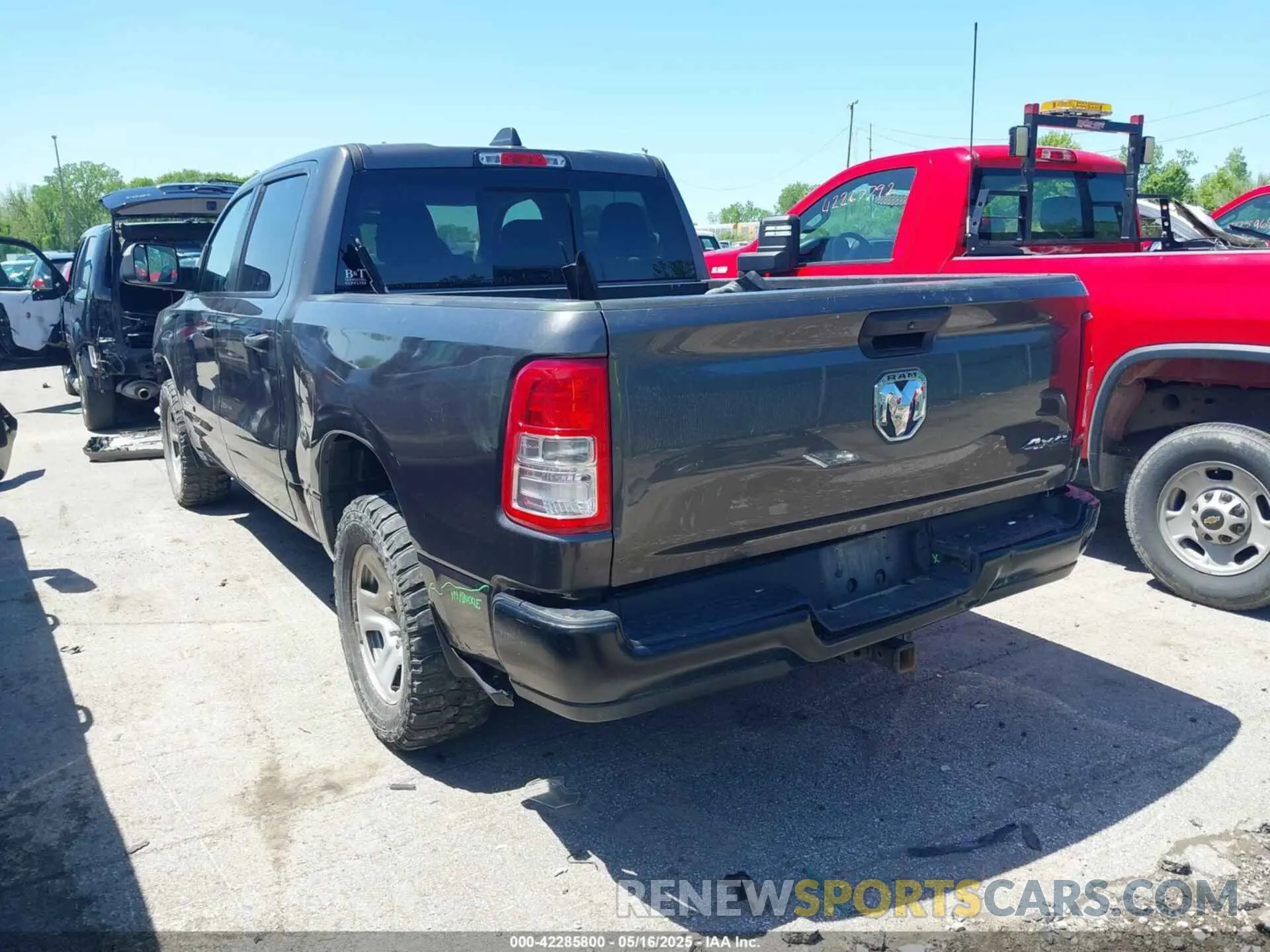 3 Photograph of a damaged car 1C6SRFGT2KN579720 RAM 1500 2019
