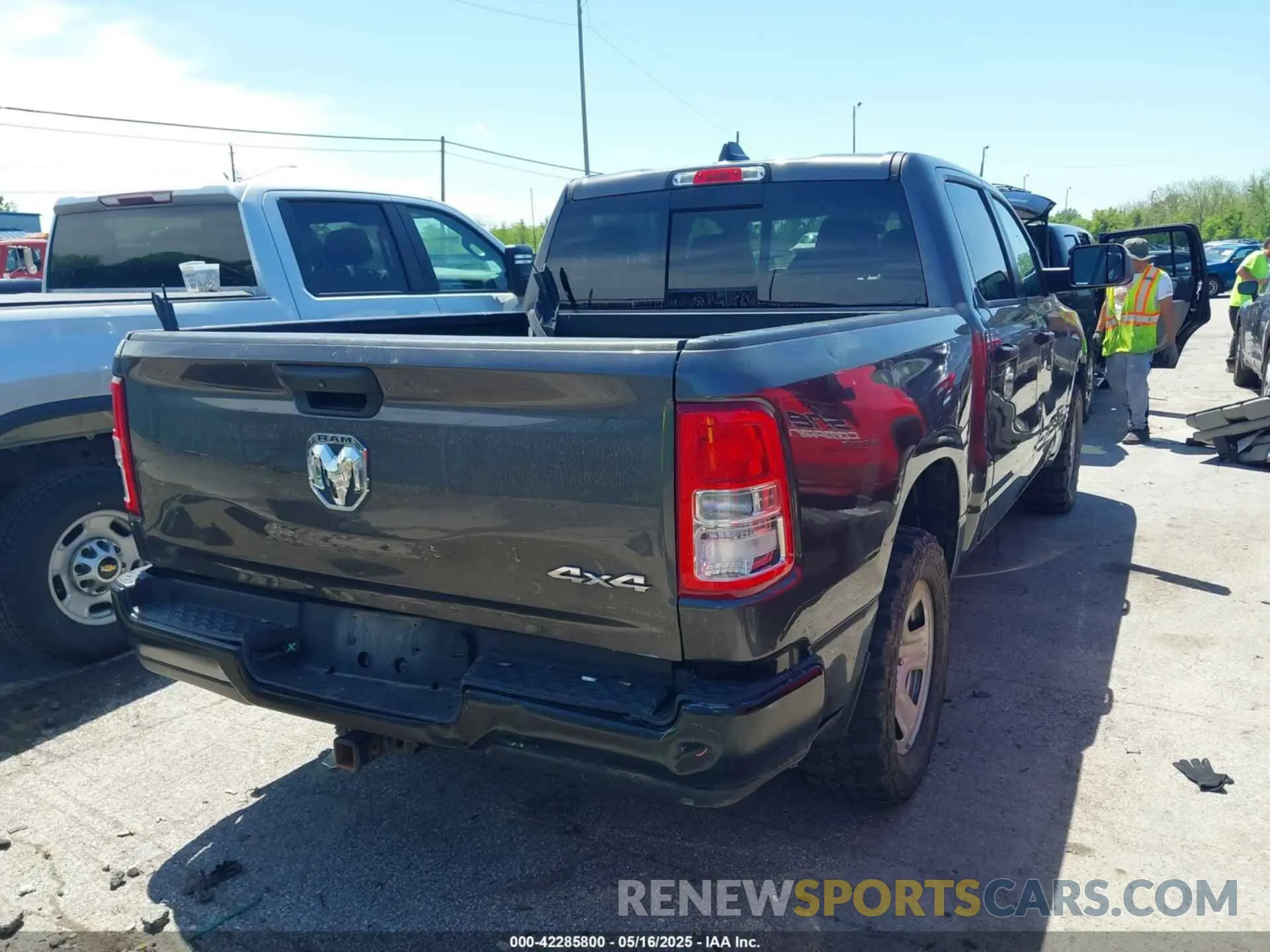 4 Photograph of a damaged car 1C6SRFGT2KN579720 RAM 1500 2019