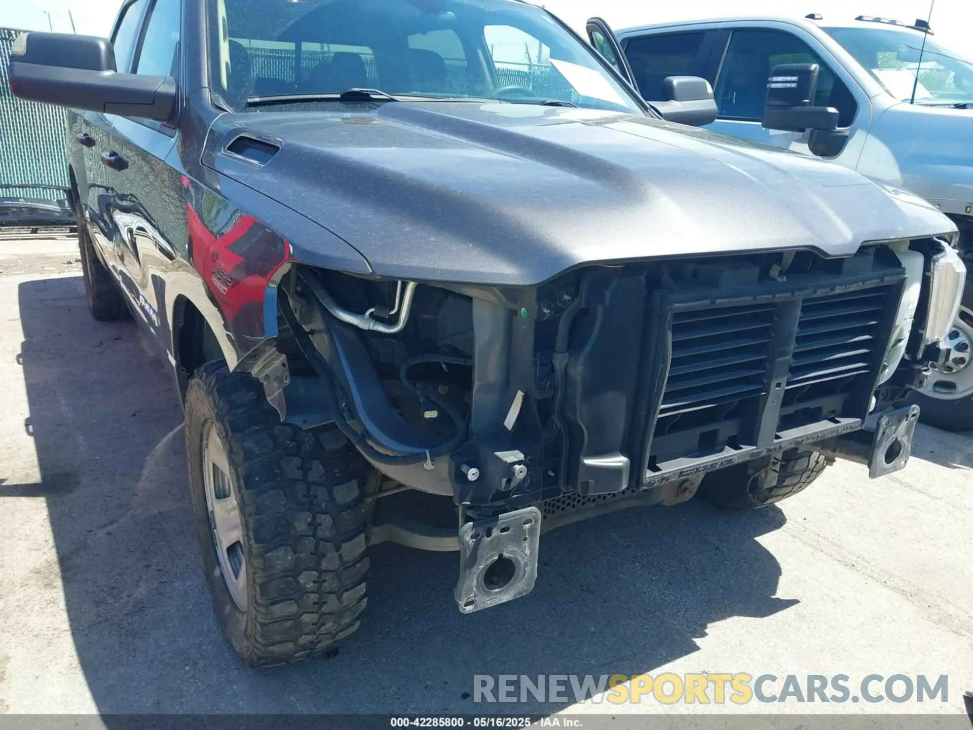 6 Photograph of a damaged car 1C6SRFGT2KN579720 RAM 1500 2019