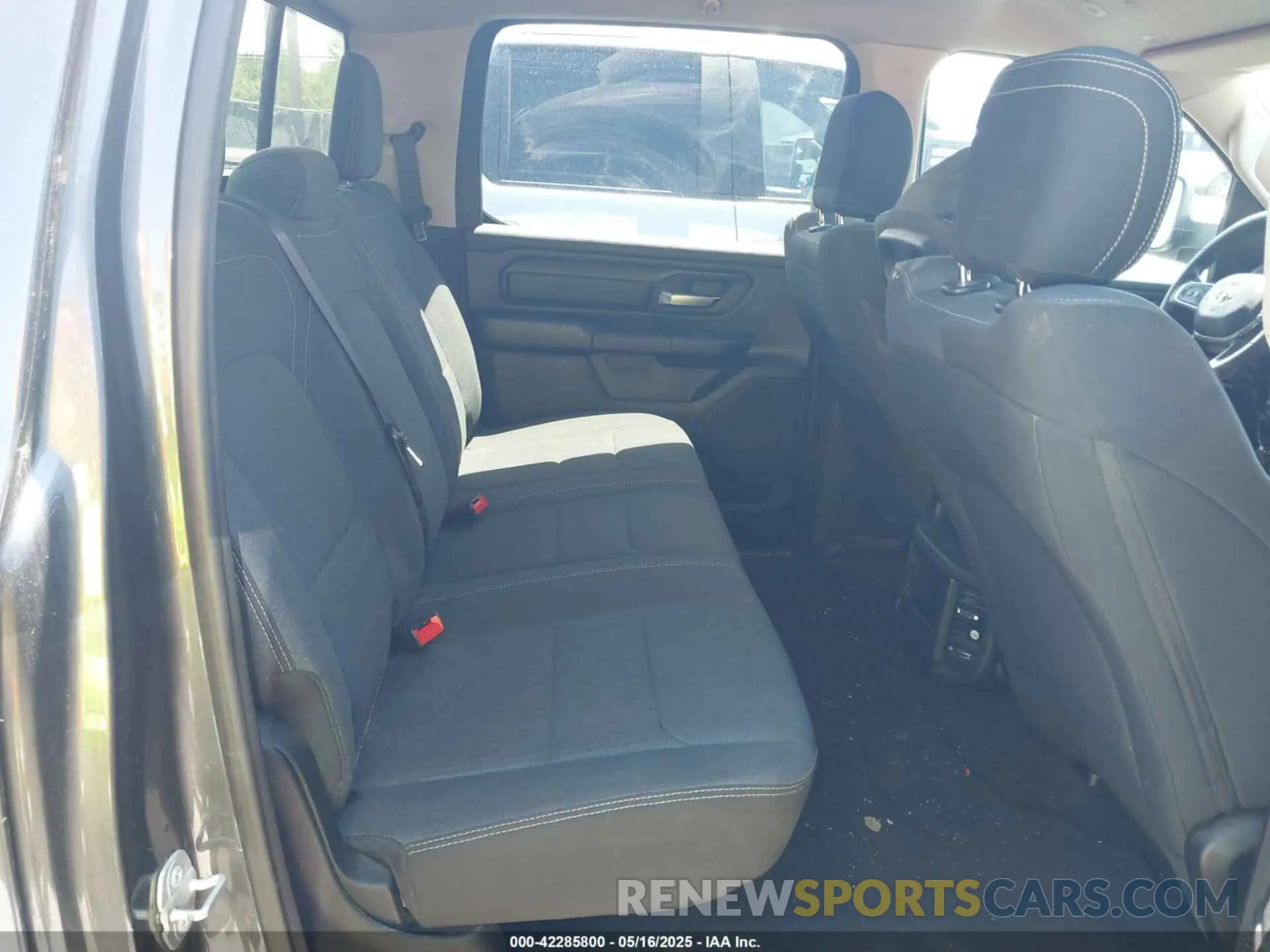 8 Photograph of a damaged car 1C6SRFGT2KN579720 RAM 1500 2019