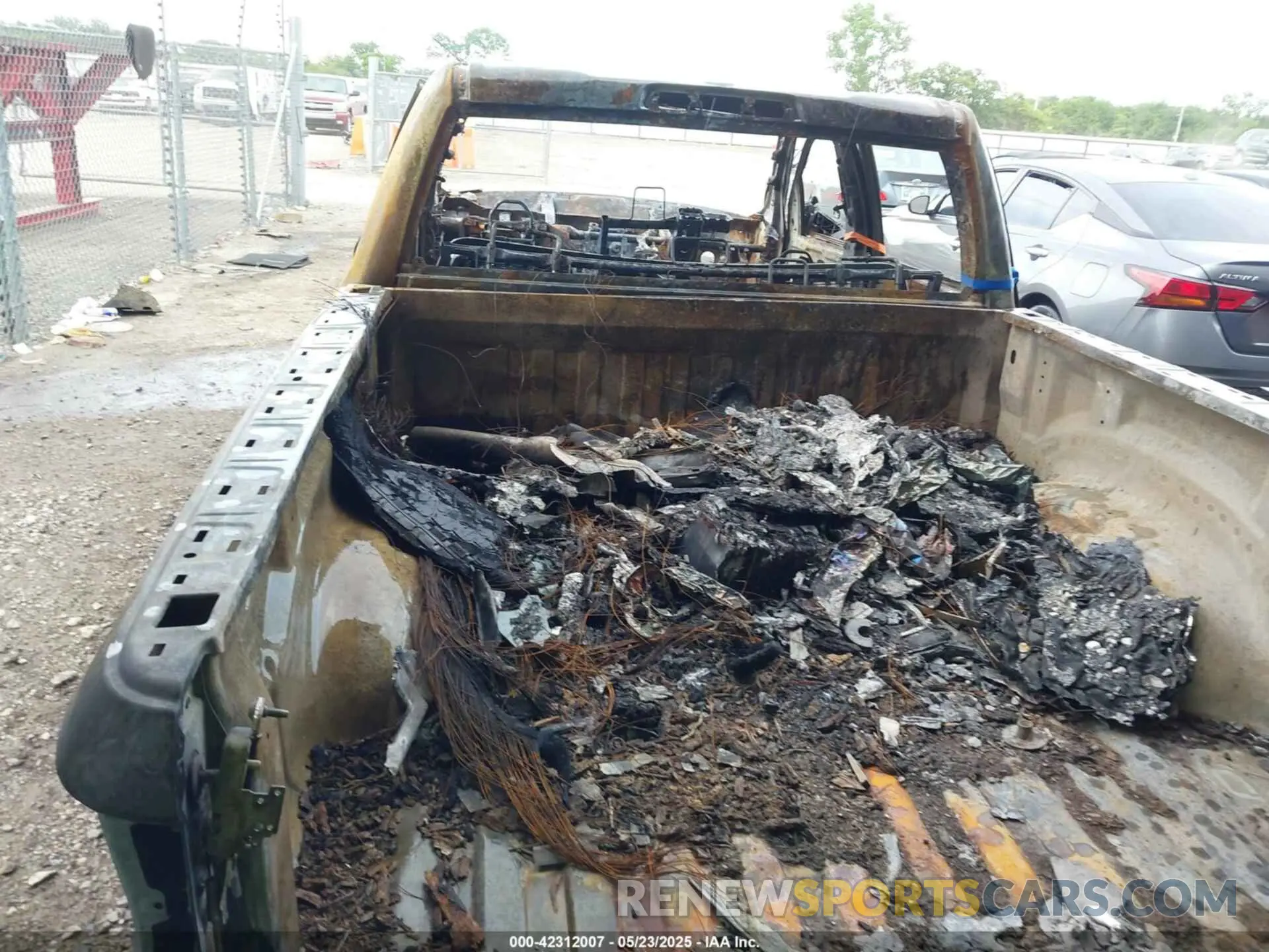 13 Photograph of a damaged car 1C6SRFGT2KN591334 RAM 1500 2019