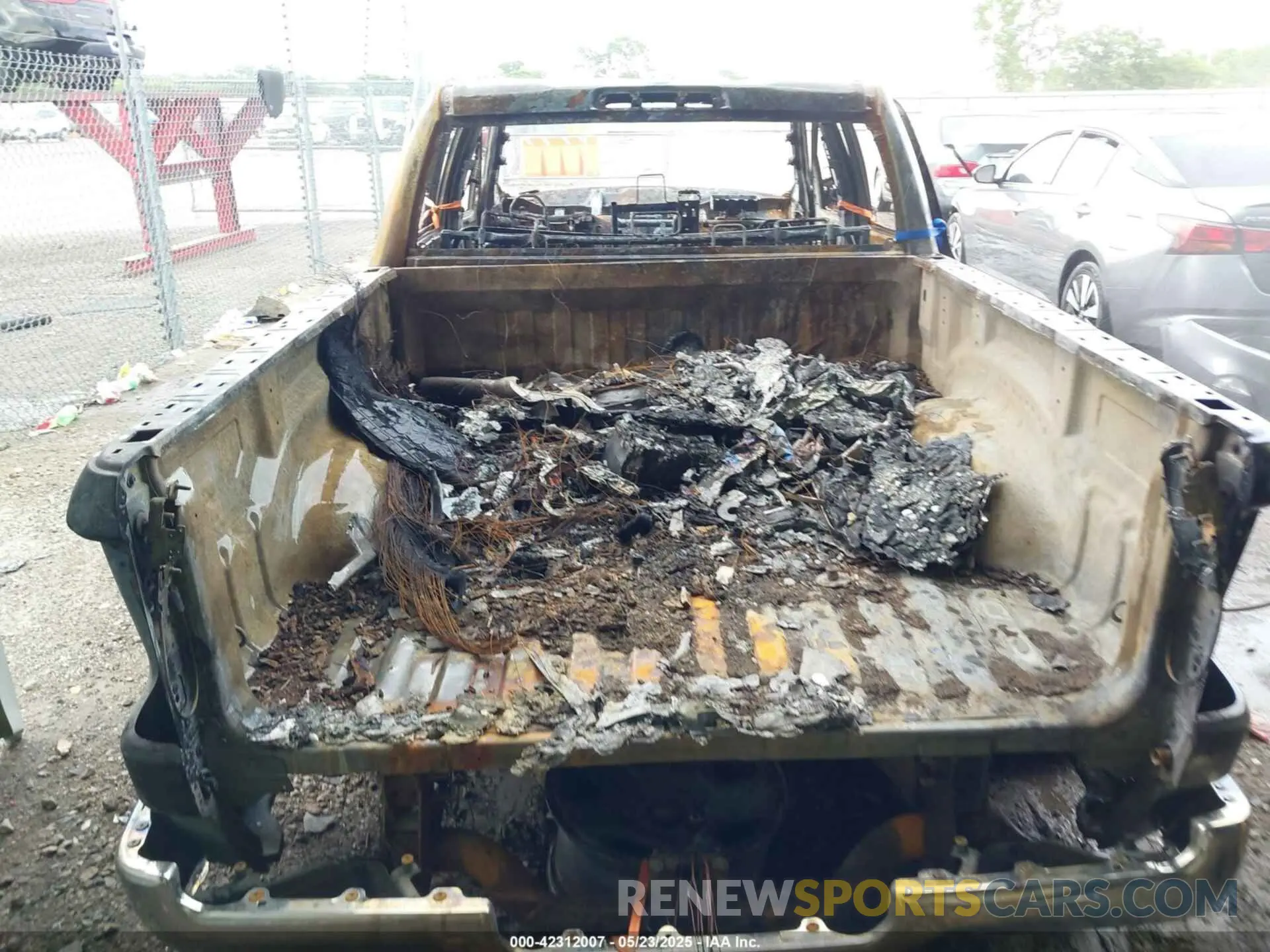 14 Photograph of a damaged car 1C6SRFGT2KN591334 RAM 1500 2019