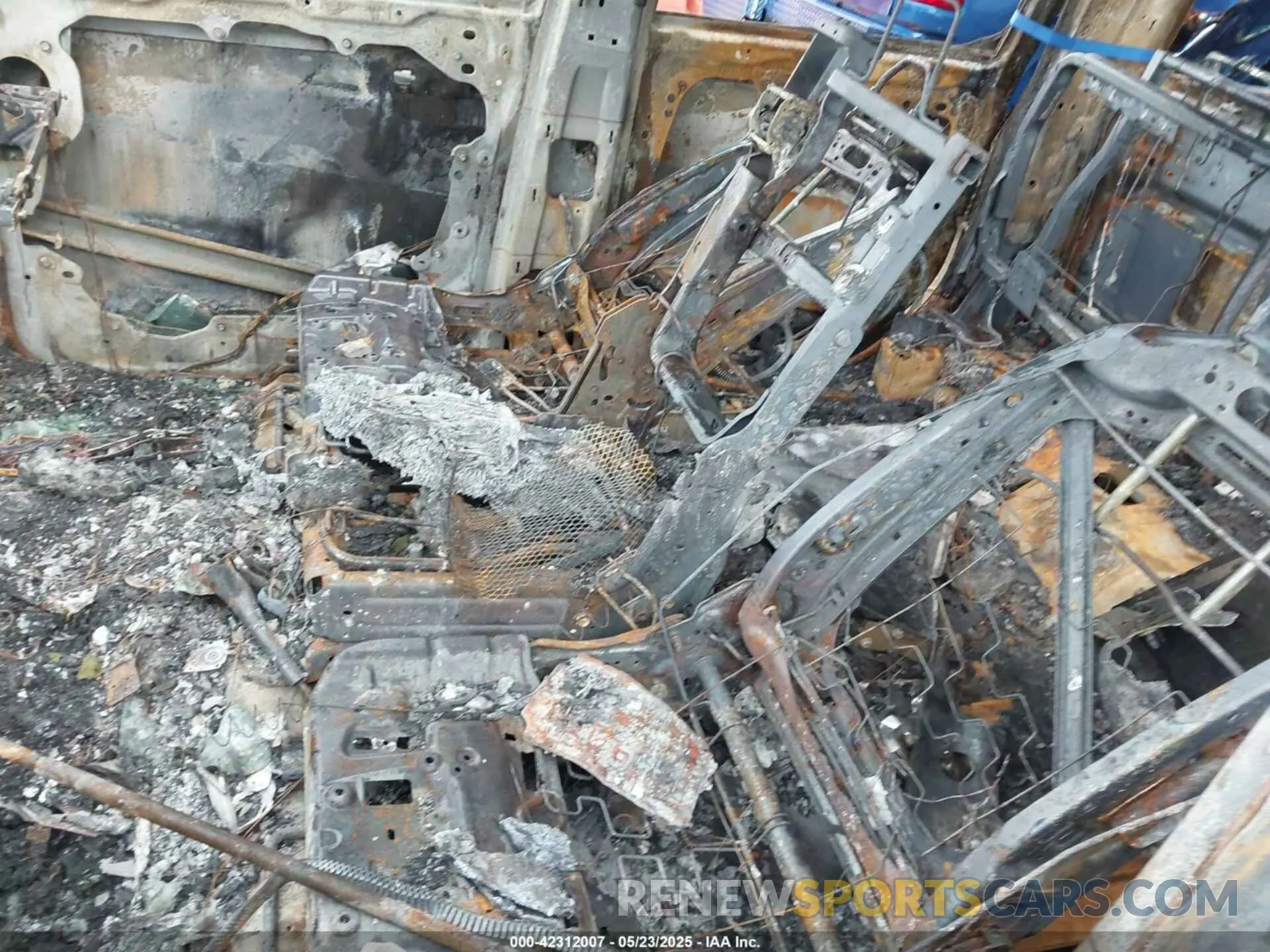 17 Photograph of a damaged car 1C6SRFGT2KN591334 RAM 1500 2019