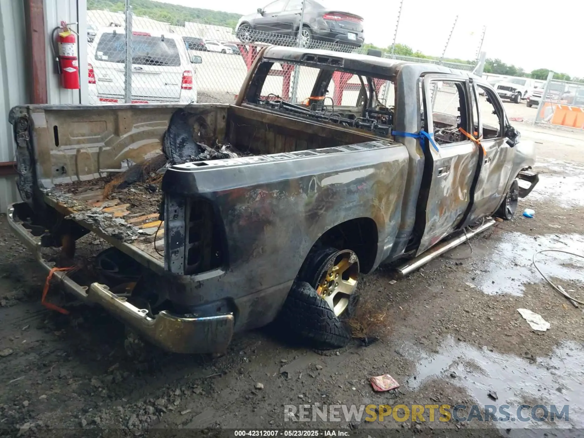 4 Photograph of a damaged car 1C6SRFGT2KN591334 RAM 1500 2019