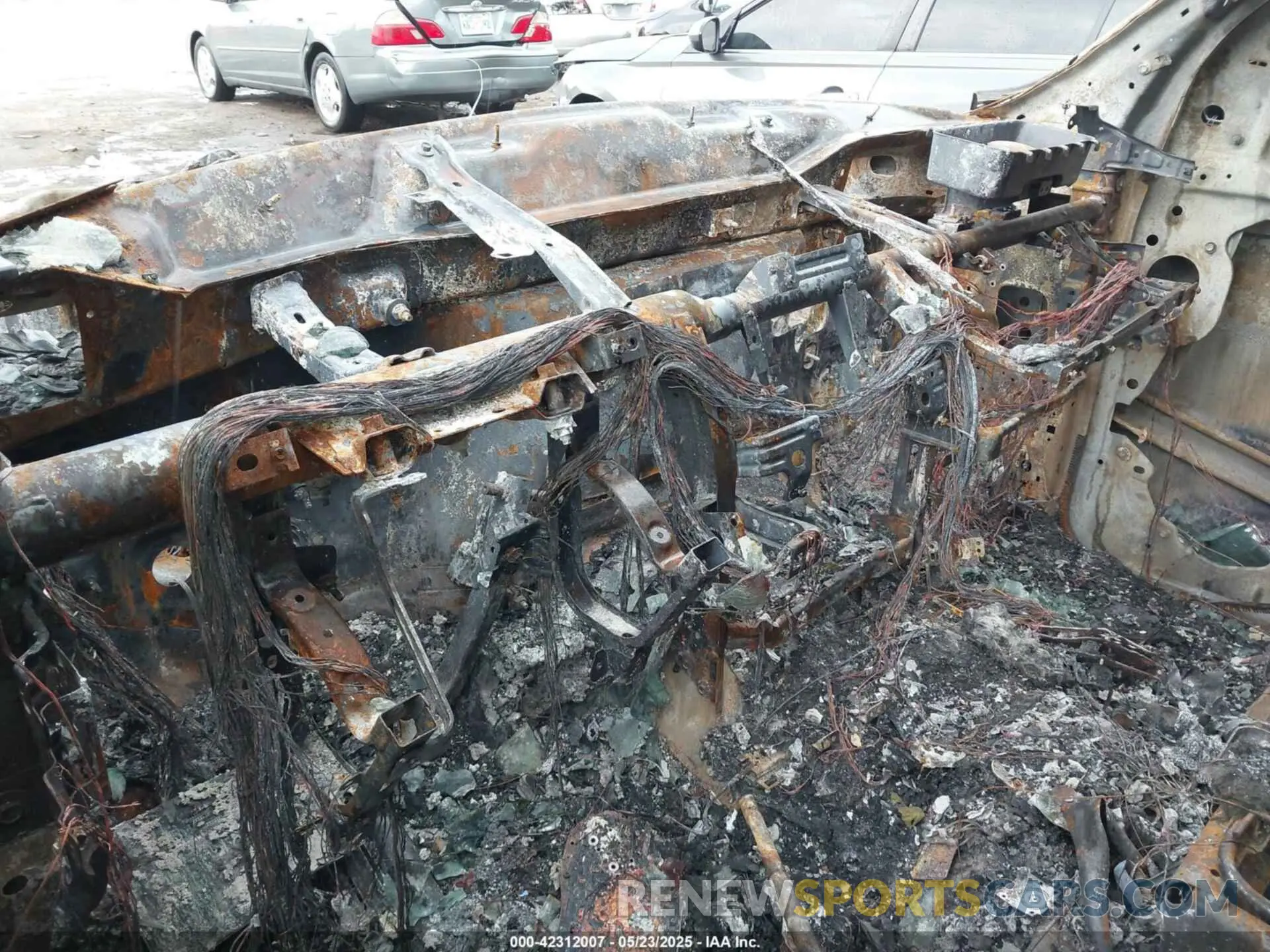7 Photograph of a damaged car 1C6SRFGT2KN591334 RAM 1500 2019