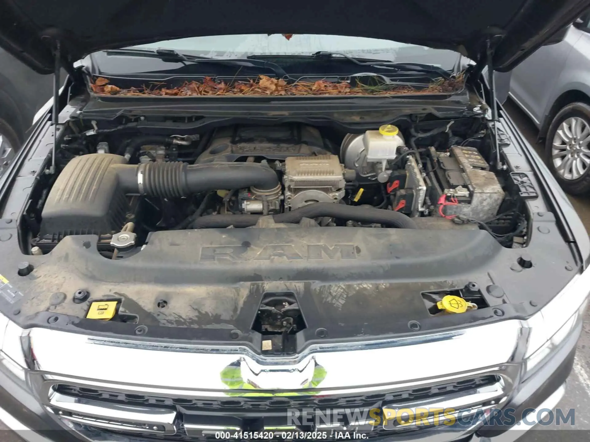 10 Photograph of a damaged car 1C6SRFGT5KN598052 RAM 1500 2019