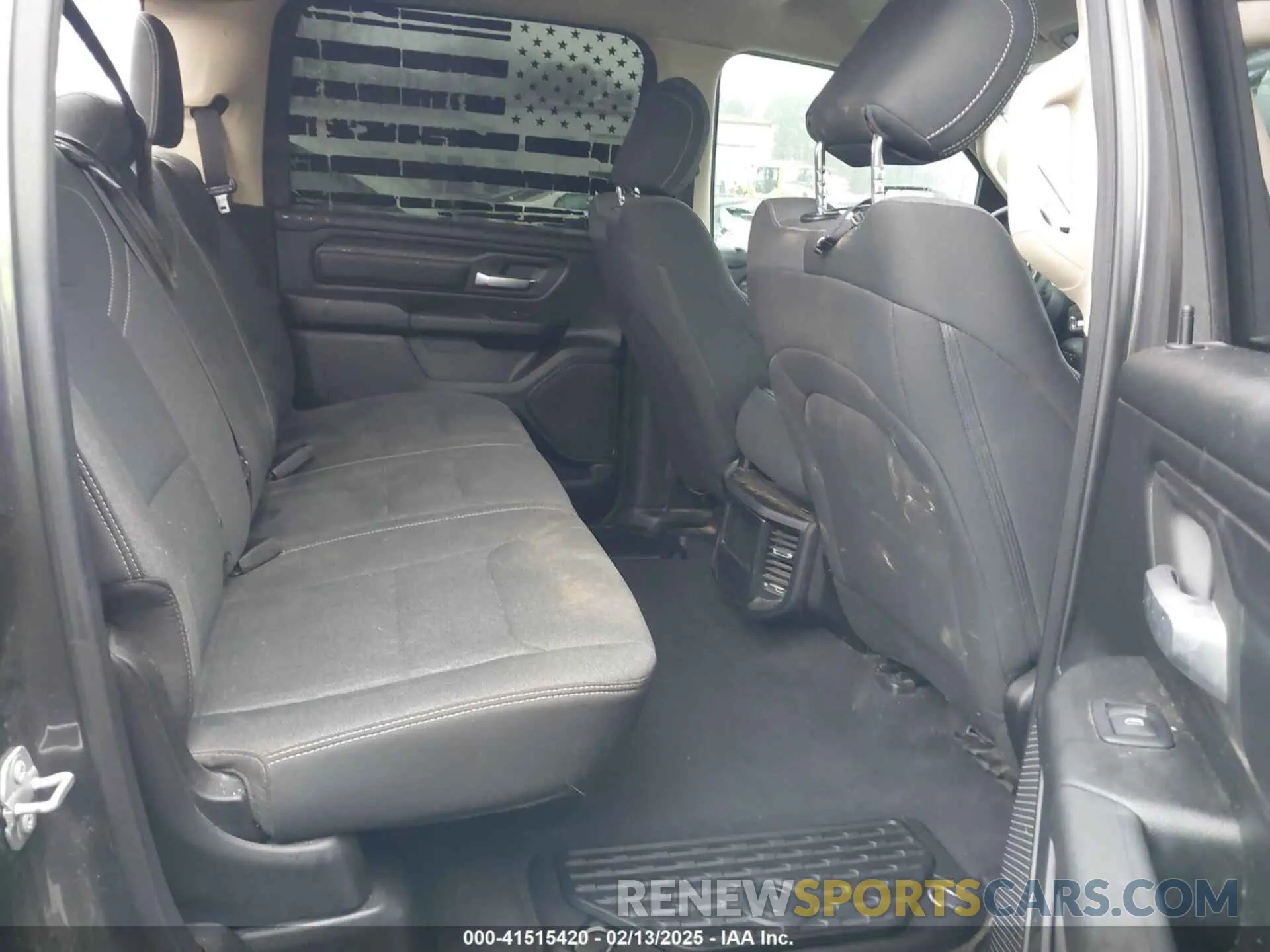 8 Photograph of a damaged car 1C6SRFGT5KN598052 RAM 1500 2019