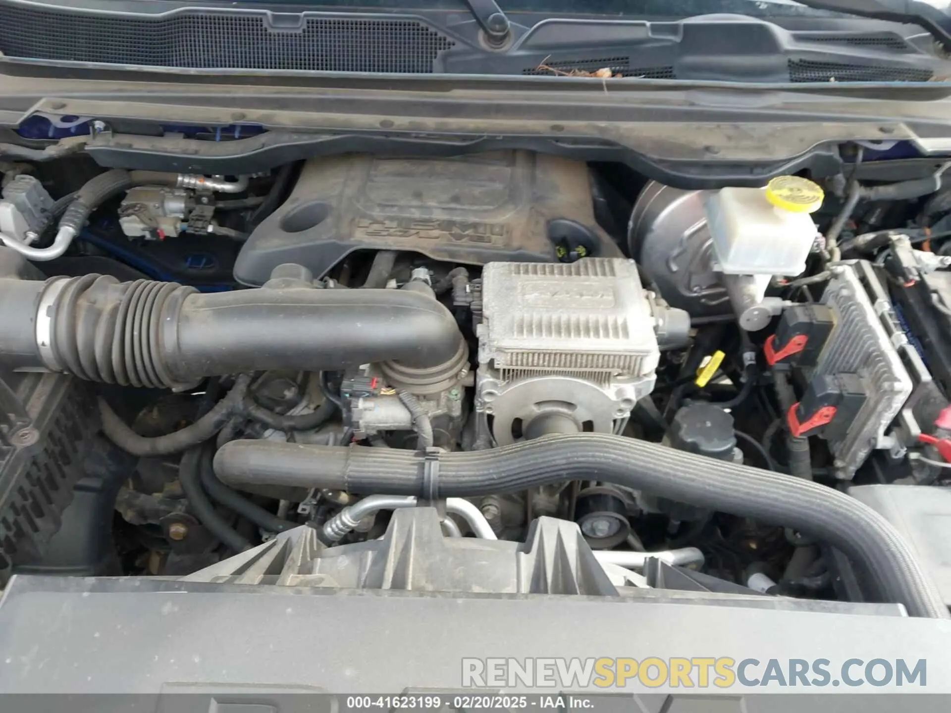 10 Photograph of a damaged car 1C6SRFGT7KN624201 RAM 1500 2019