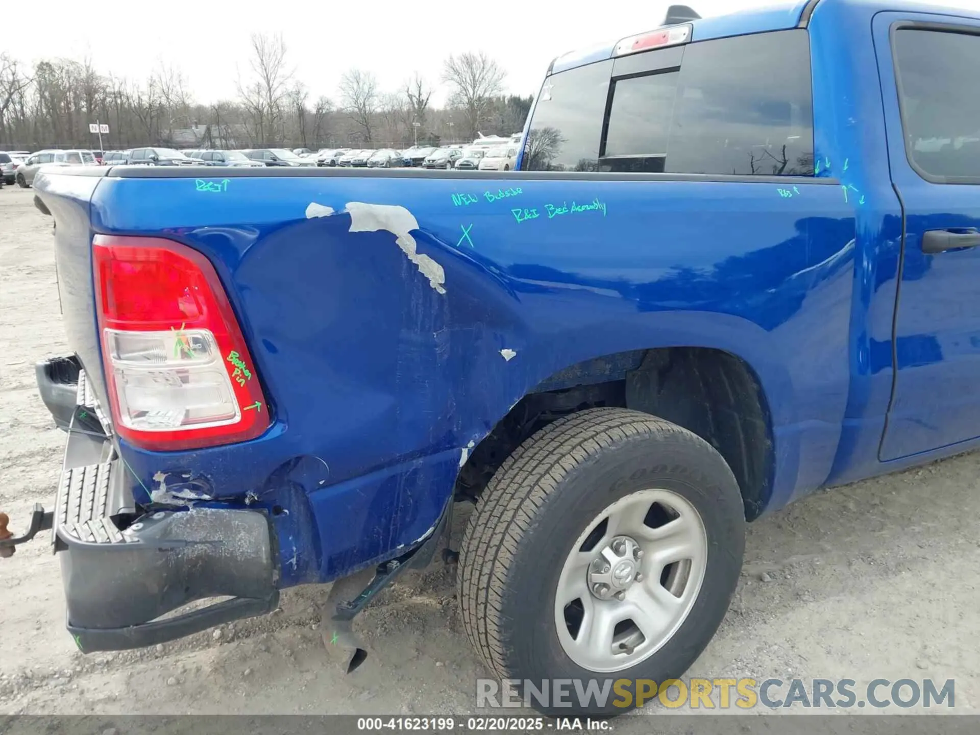 17 Photograph of a damaged car 1C6SRFGT7KN624201 RAM 1500 2019