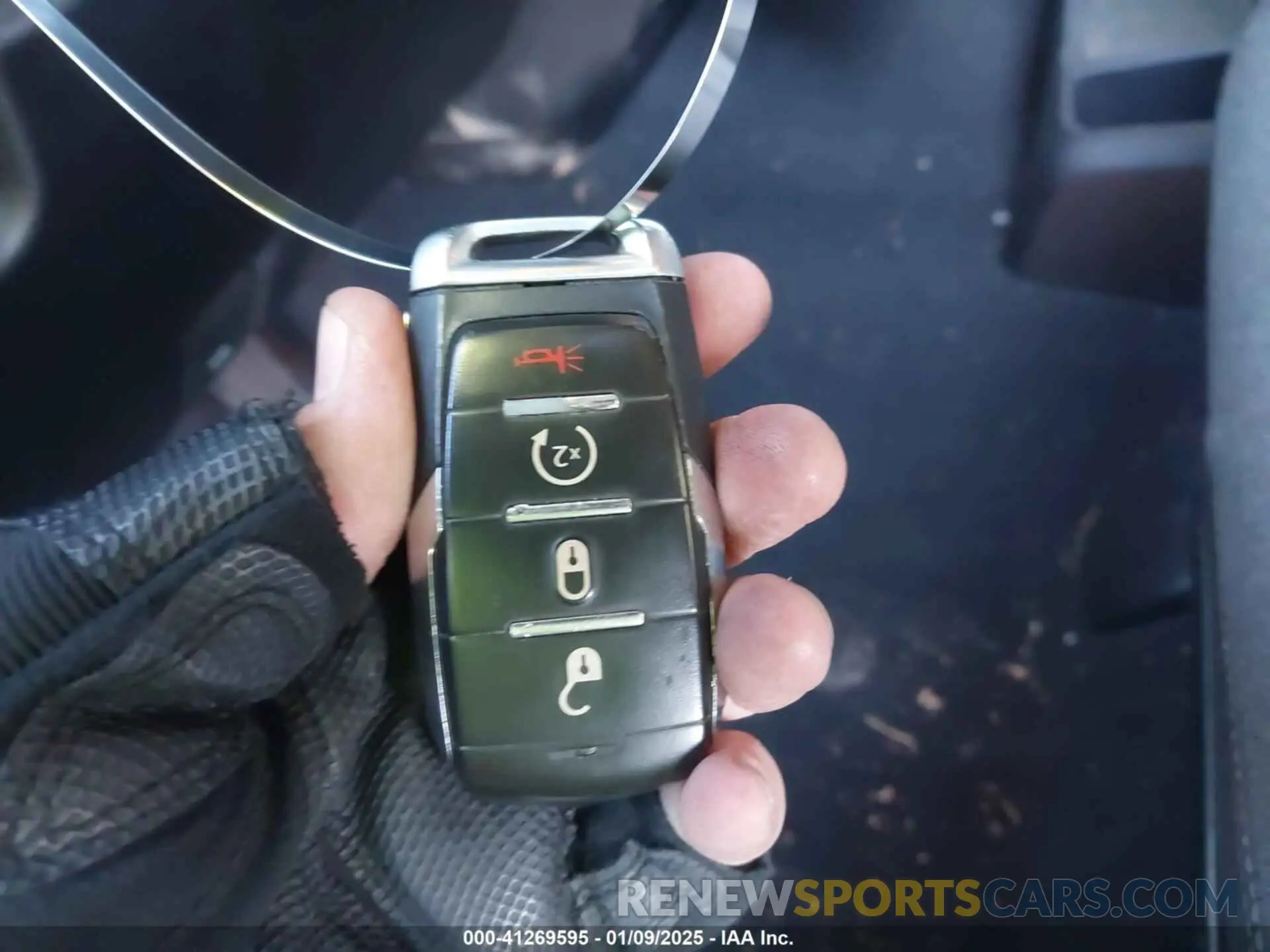 11 Photograph of a damaged car 1C6SRFGT8KN529503 RAM 1500 2019