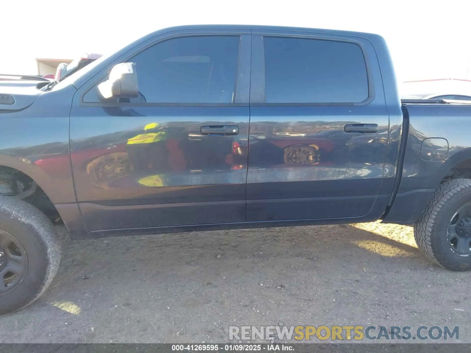 14 Photograph of a damaged car 1C6SRFGT8KN529503 RAM 1500 2019