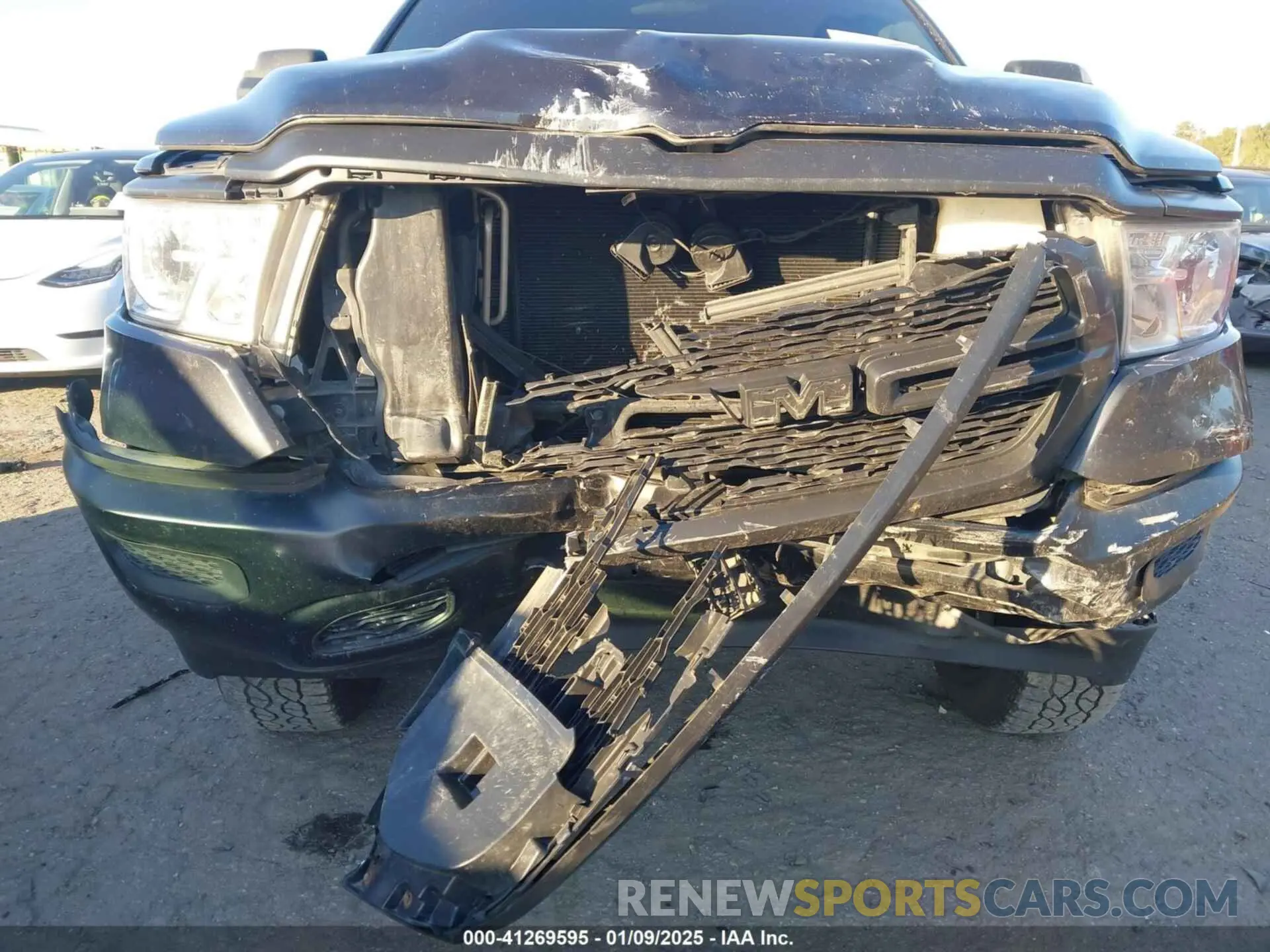 6 Photograph of a damaged car 1C6SRFGT8KN529503 RAM 1500 2019