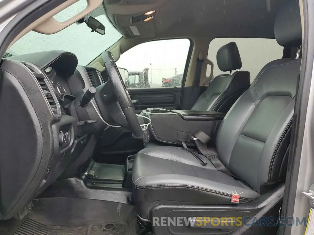 7 Photograph of a damaged car 1C6SRFGT8KN605608 RAM 1500 2019