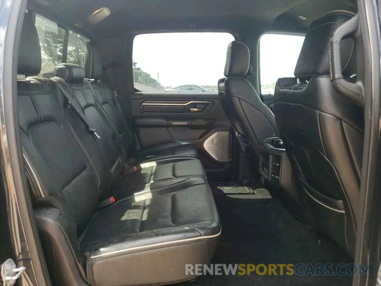 10 Photograph of a damaged car 1C6SRFHT0KN600739 RAM 1500 2019