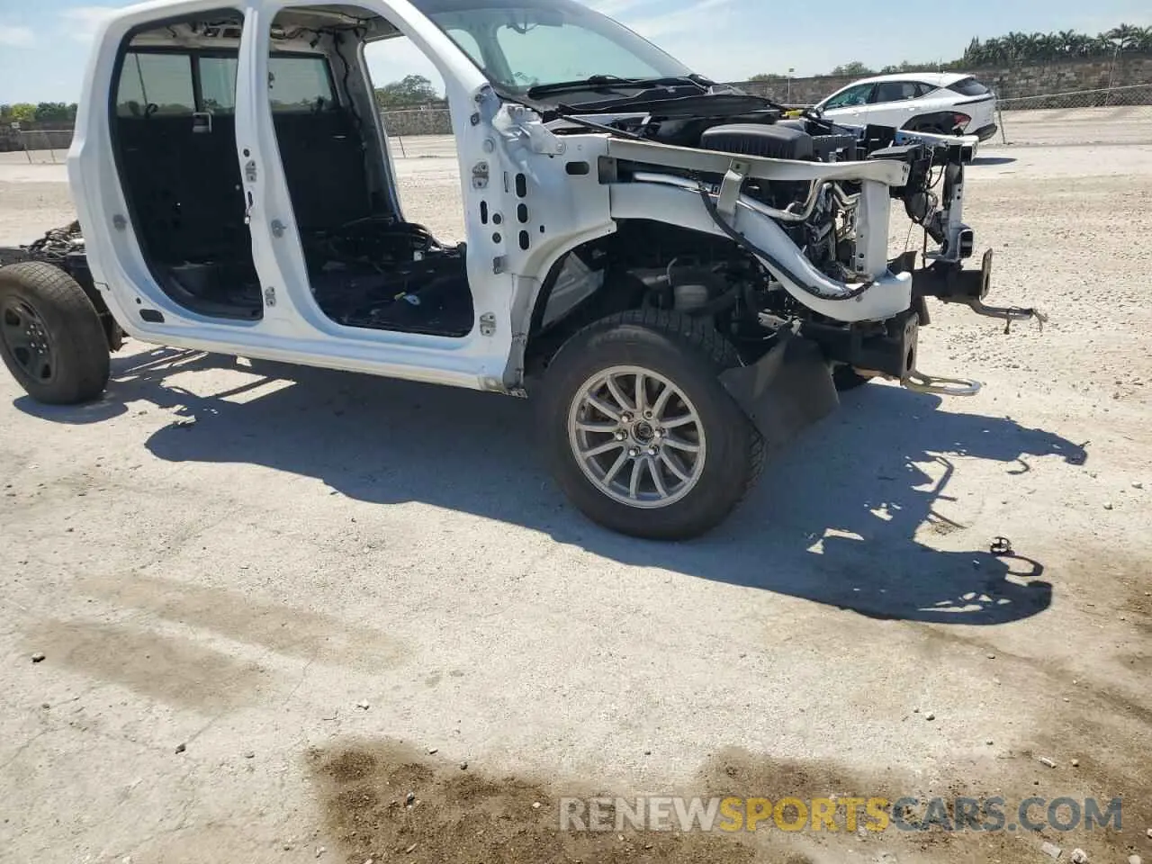 4 Photograph of a damaged car 1C6SRFHT0KN671892 RAM 1500 2019