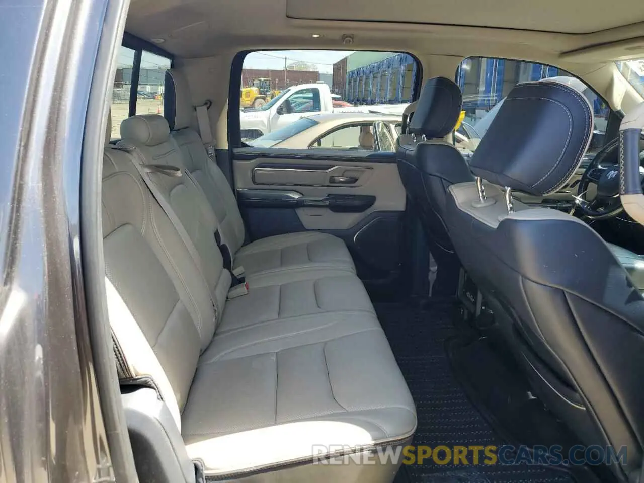 10 Photograph of a damaged car 1C6SRFHT1KN632633 RAM 1500 2019