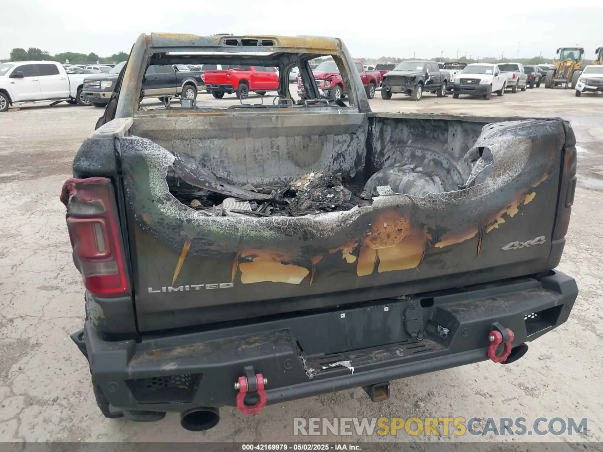12 Photograph of a damaged car 1C6SRFHT2KN923691 RAM 1500 2019