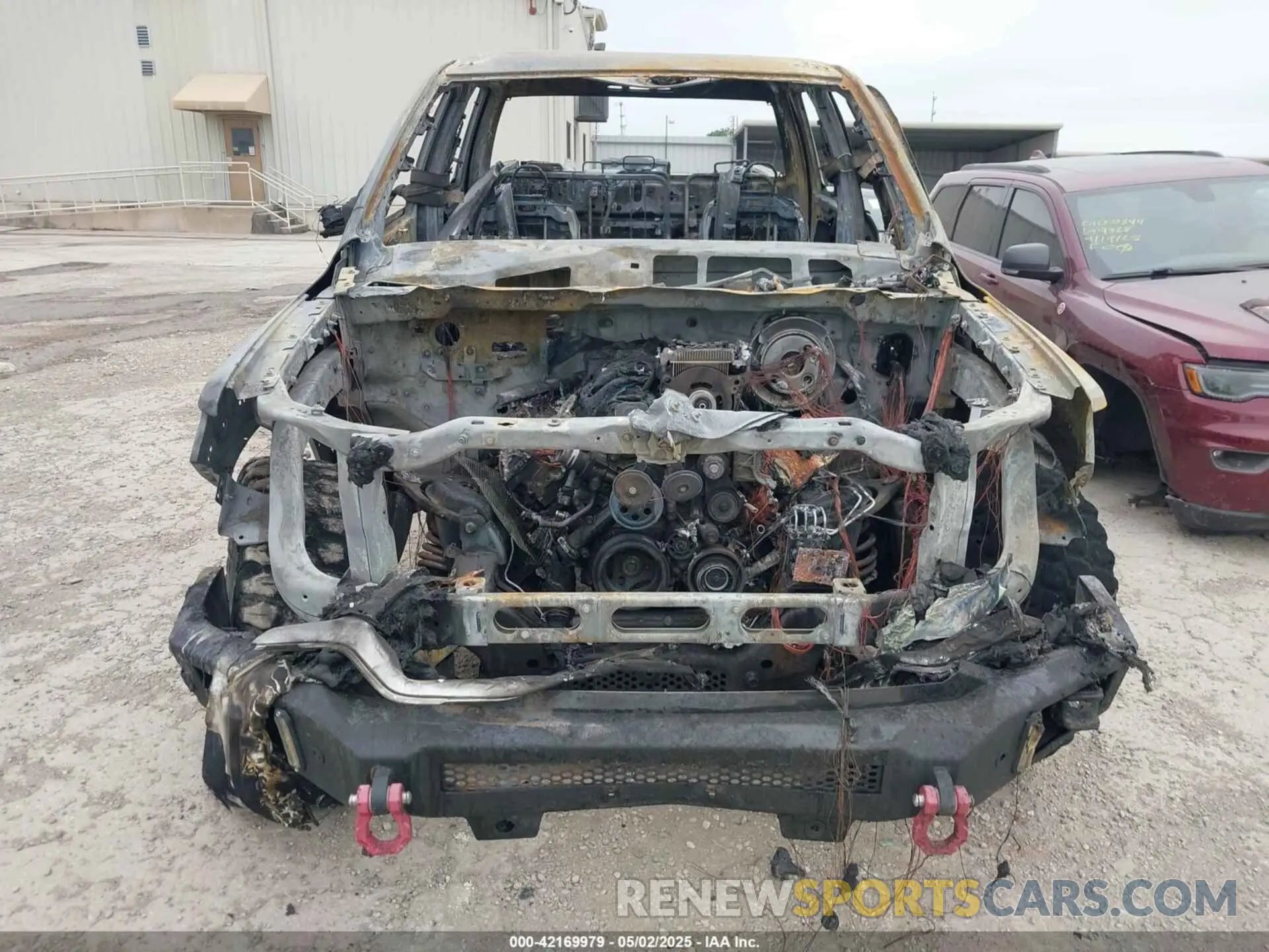 6 Photograph of a damaged car 1C6SRFHT2KN923691 RAM 1500 2019