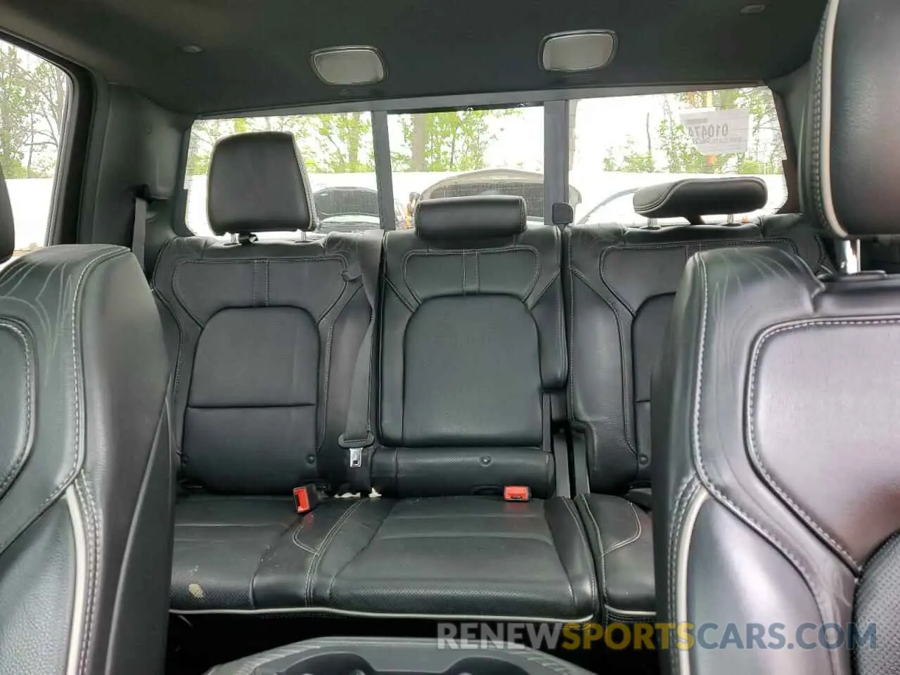 10 Photograph of a damaged car 1C6SRFHT3KN559443 RAM 1500 2019