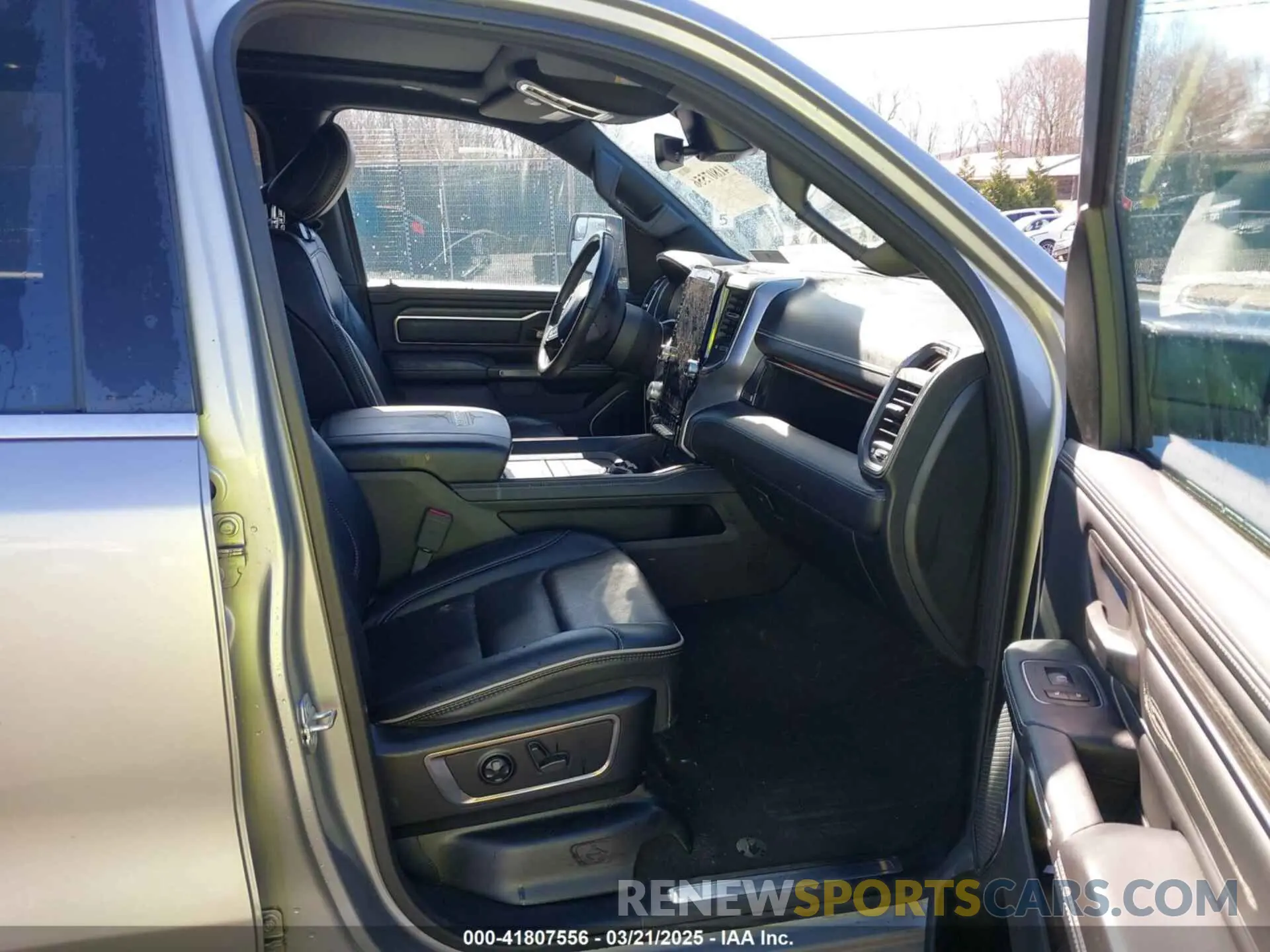 5 Photograph of a damaged car 1C6SRFHT3KN755009 RAM 1500 2019