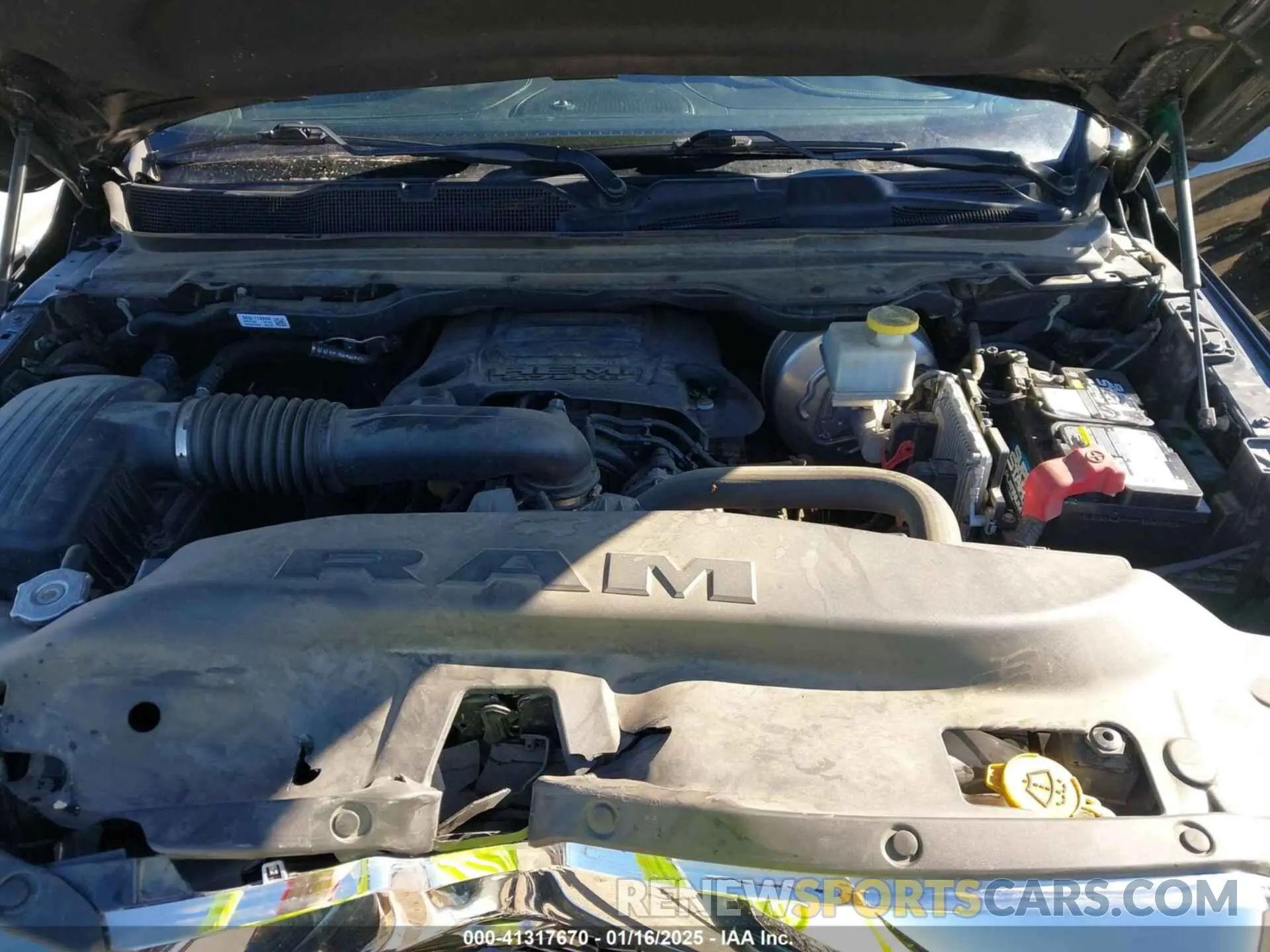10 Photograph of a damaged car 1C6SRFHT3KN781626 RAM 1500 2019
