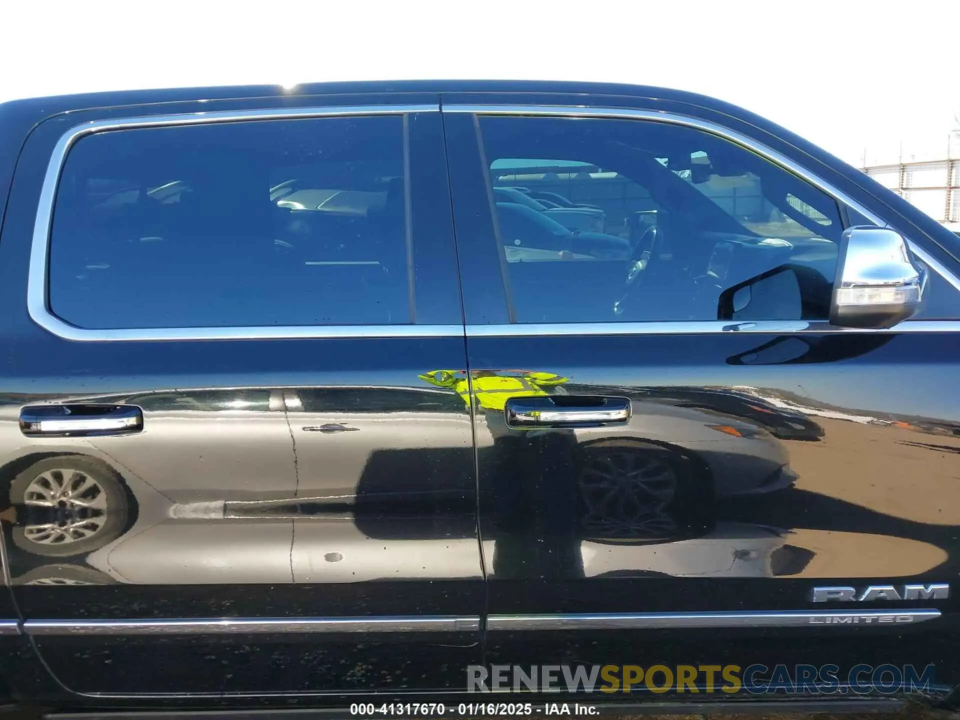 13 Photograph of a damaged car 1C6SRFHT3KN781626 RAM 1500 2019