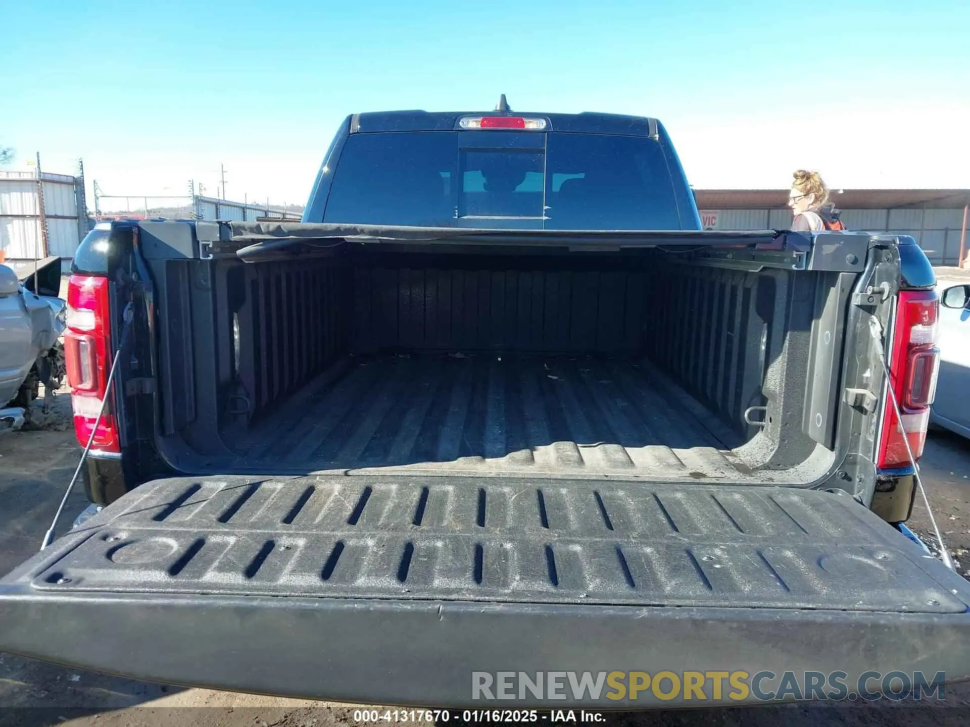 16 Photograph of a damaged car 1C6SRFHT3KN781626 RAM 1500 2019